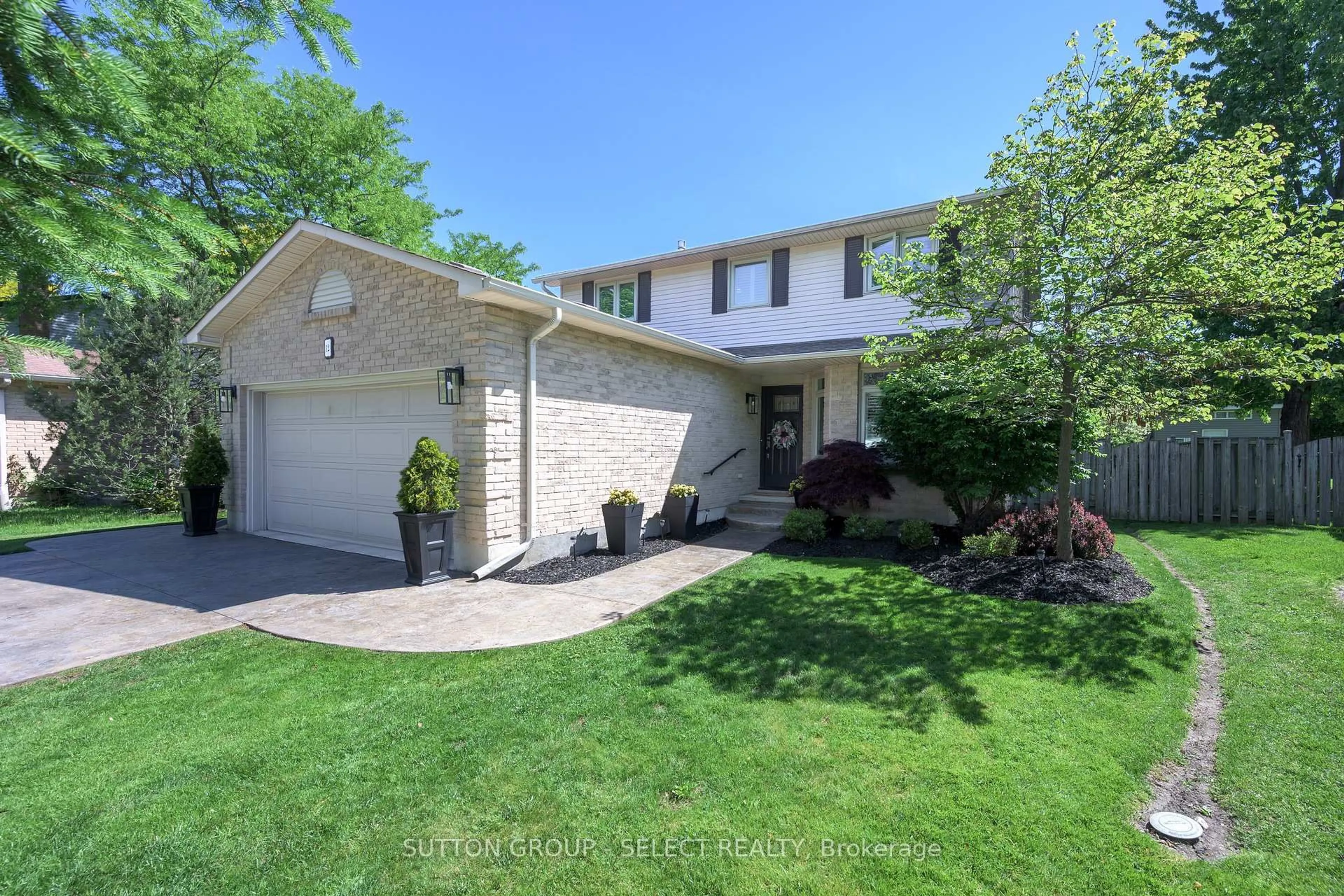 Unknown for 12 Banting Cres, London North Ontario N6G 4G2