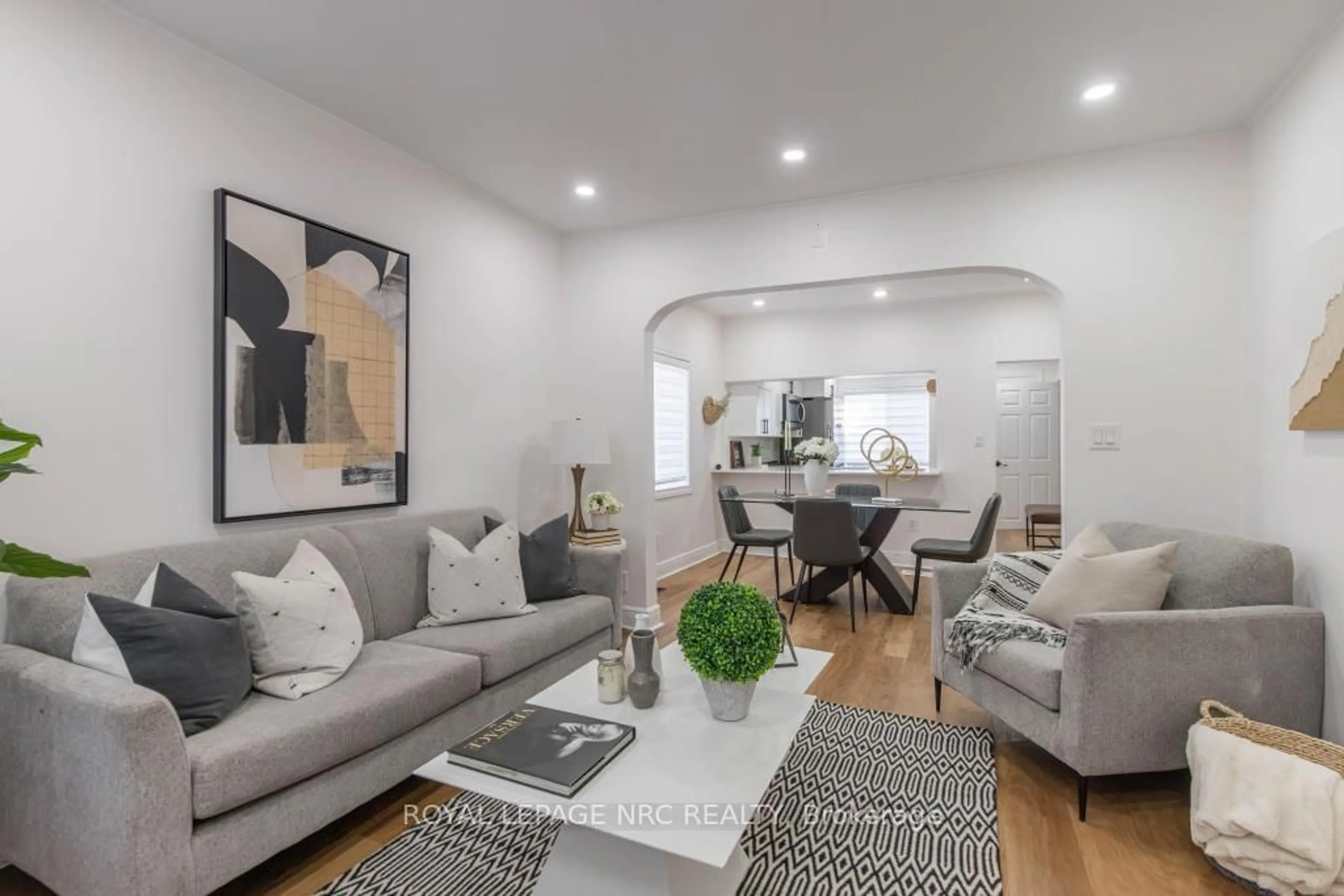 Living room with furniture, unknown for 21 Trapnell St, St. Catharines Ontario L2R 1B1