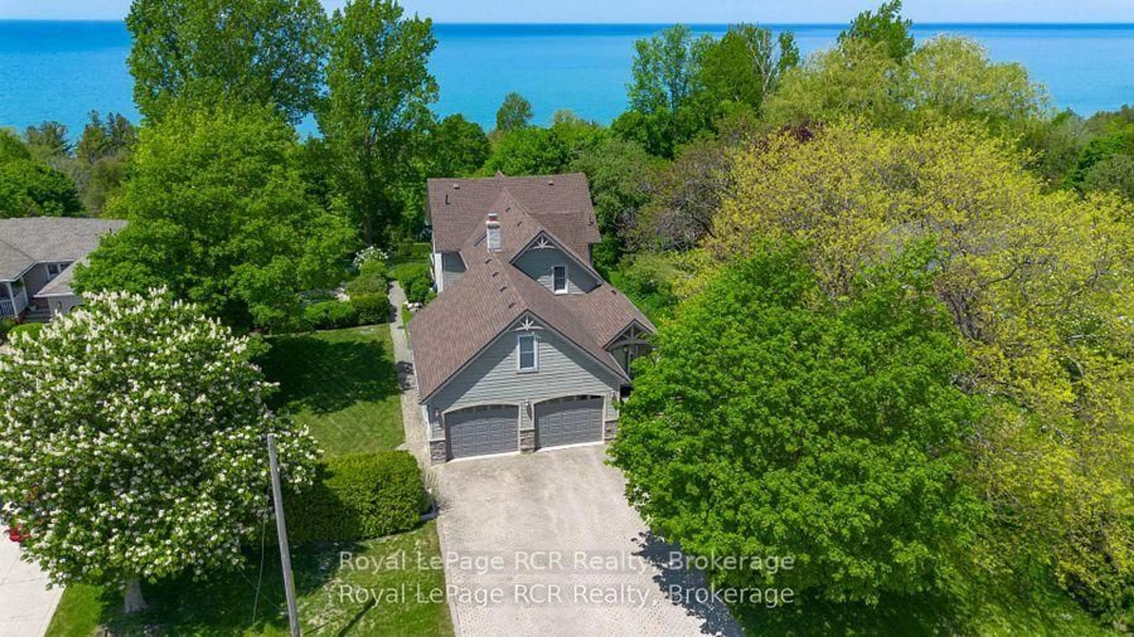 A pic from outside/outdoor area/front of a property/back of a property/a pic from drone, water/lake/river/ocean view for 788 Lake Range Dr, Huron-Kinloss Ontario N2Z 0B3