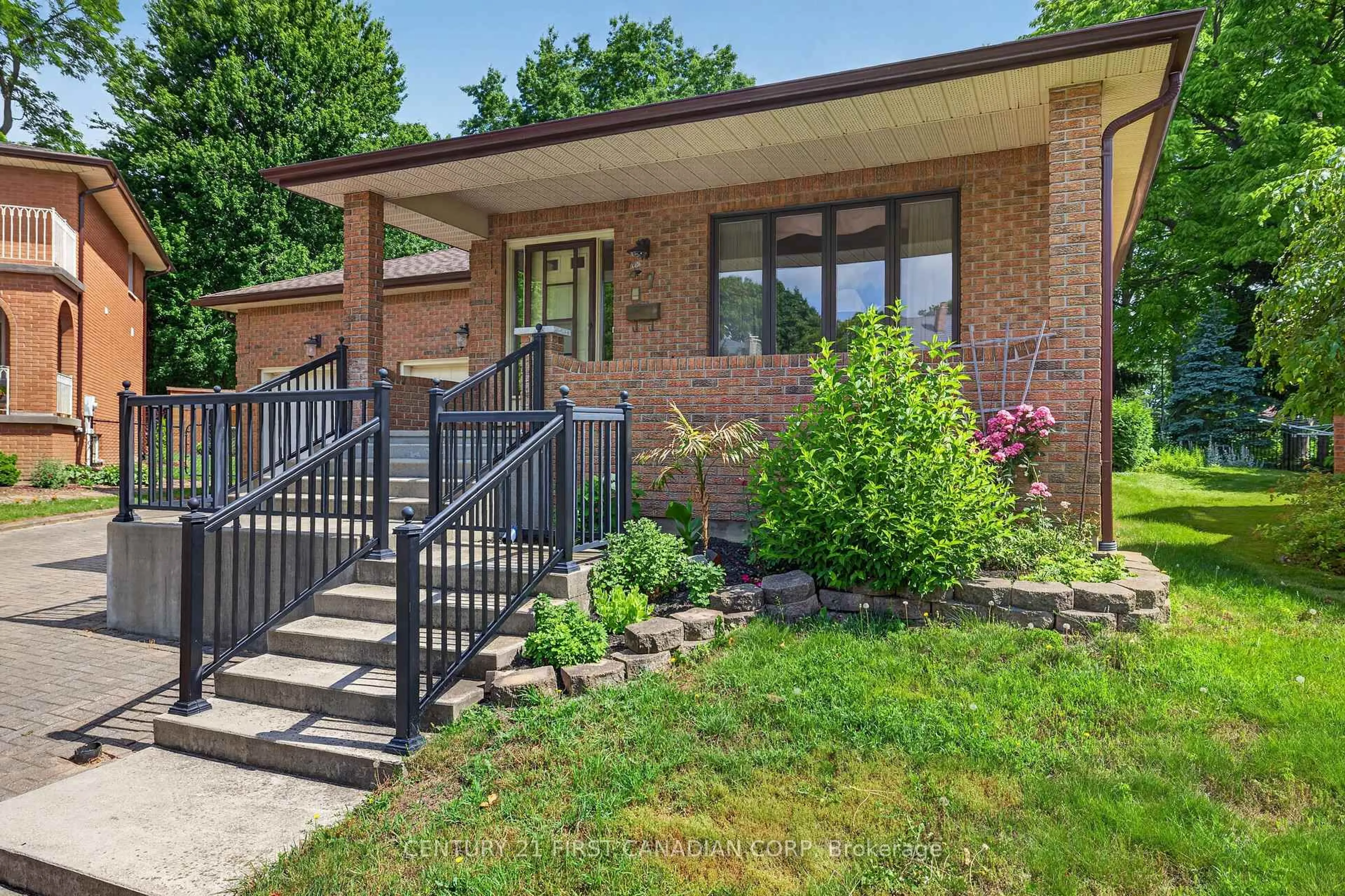 Home with brick exterior material, street for 27 Stirrup Crt, London North Ontario N6G 3T8