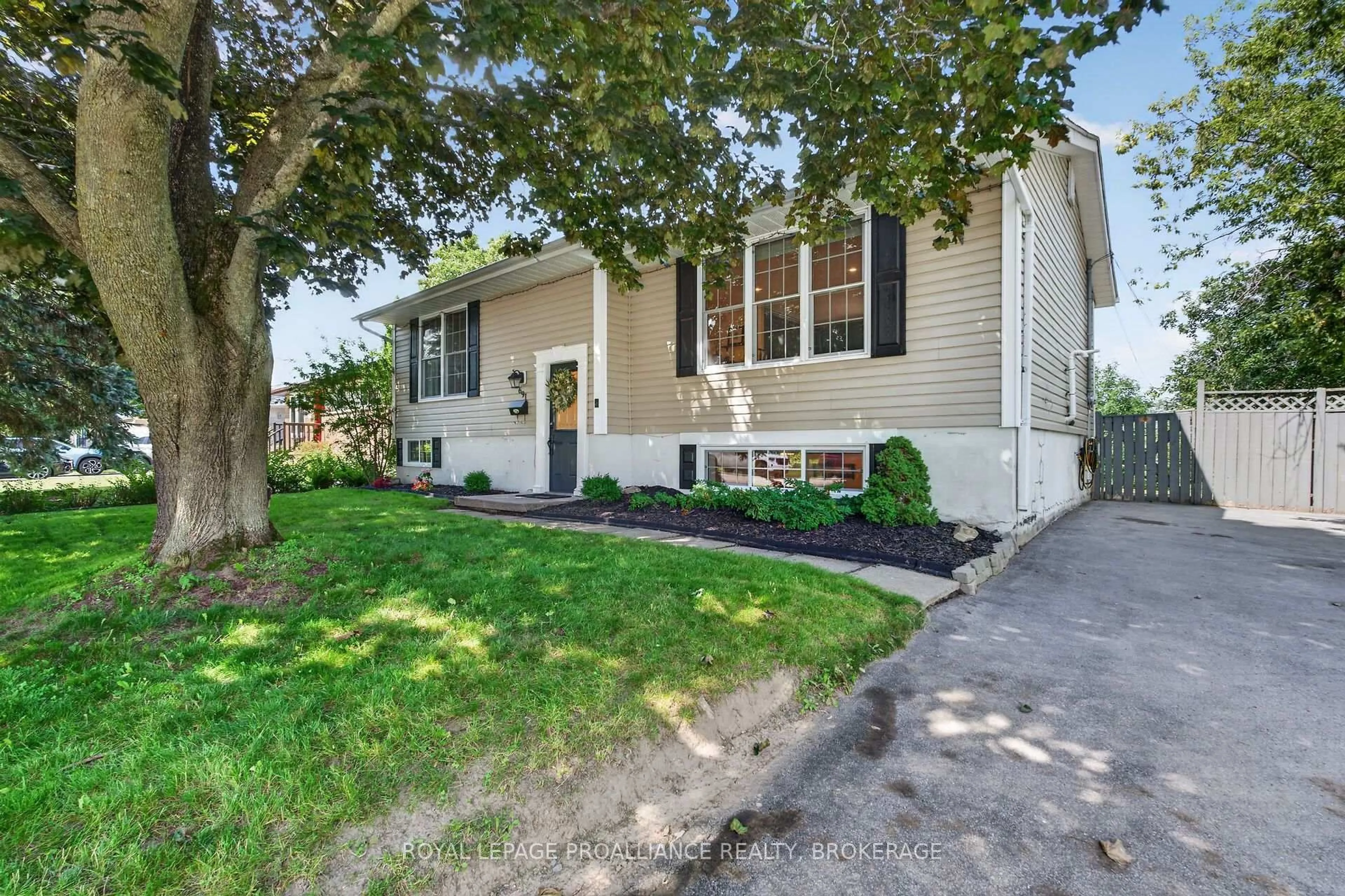 Home with vinyl exterior material, street for 691 Aylmer Cres, Kingston Ontario K7M 6L7