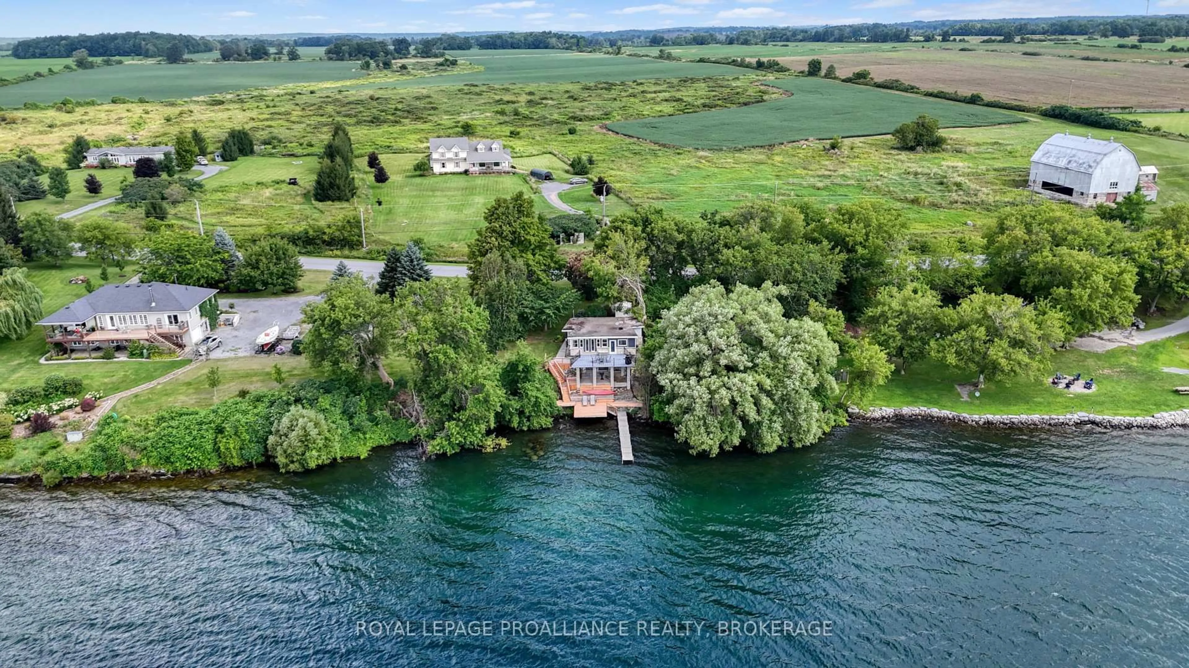 A pic from outside/outdoor area/front of a property/back of a property/a pic from drone, water/lake/river/ocean view for 790 Howe Island Dr, Gananoque Ontario K7G 2V6