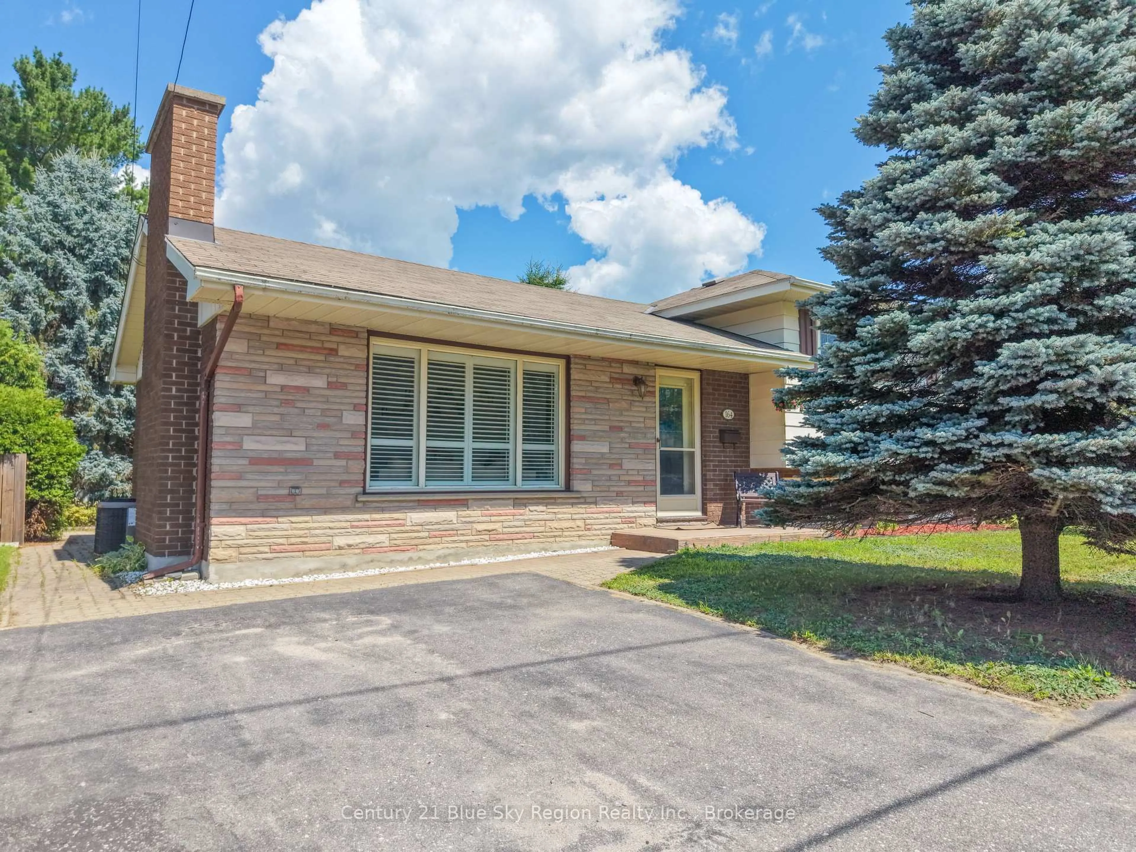 Home with brick exterior material, street for 164 Gordon Dr, North Bay Ontario P1B 8B2