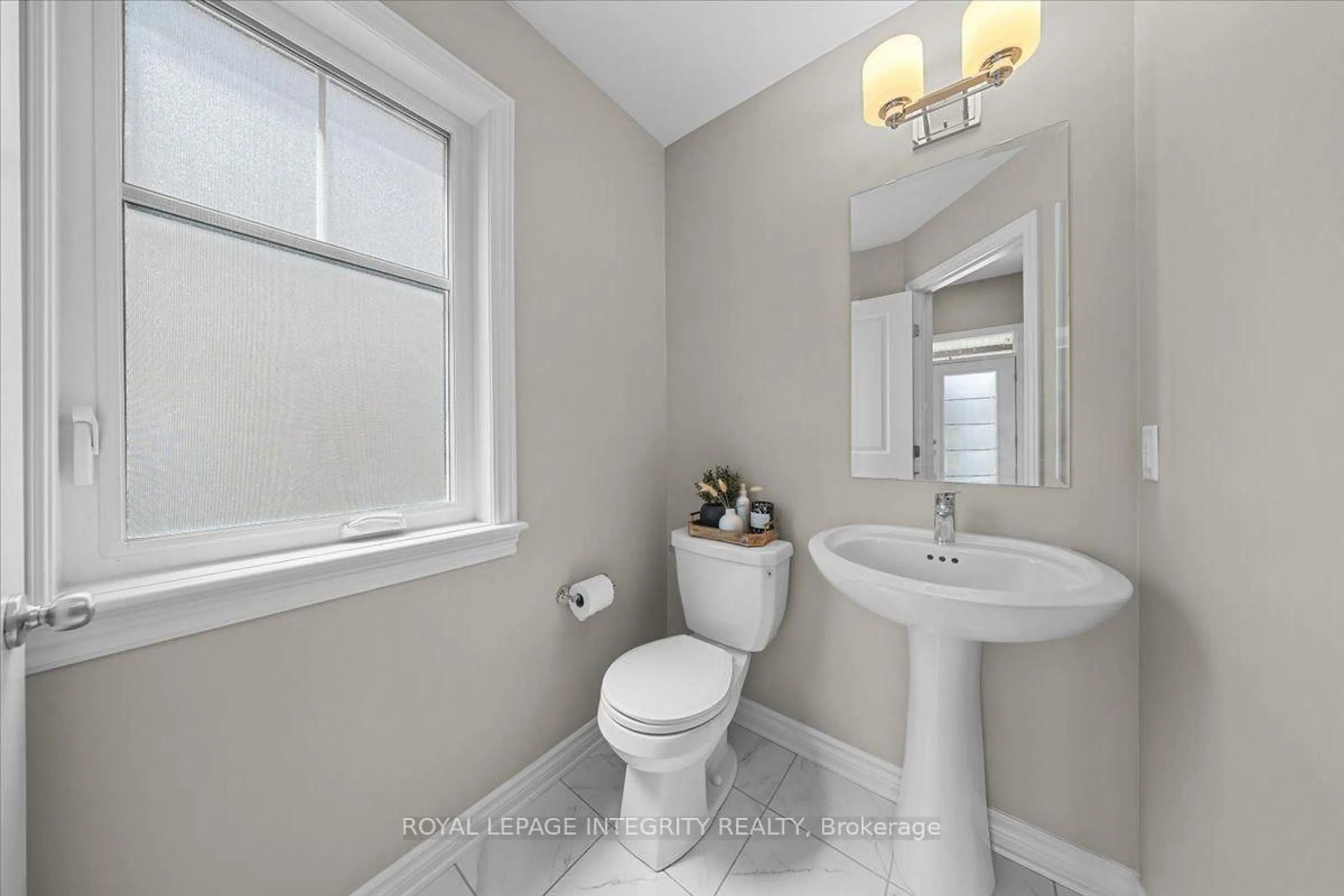 Standard bathroom, ceramic/tile floor for 715 Cap Diamant Way, Ottawa Ontario K4A 1J6