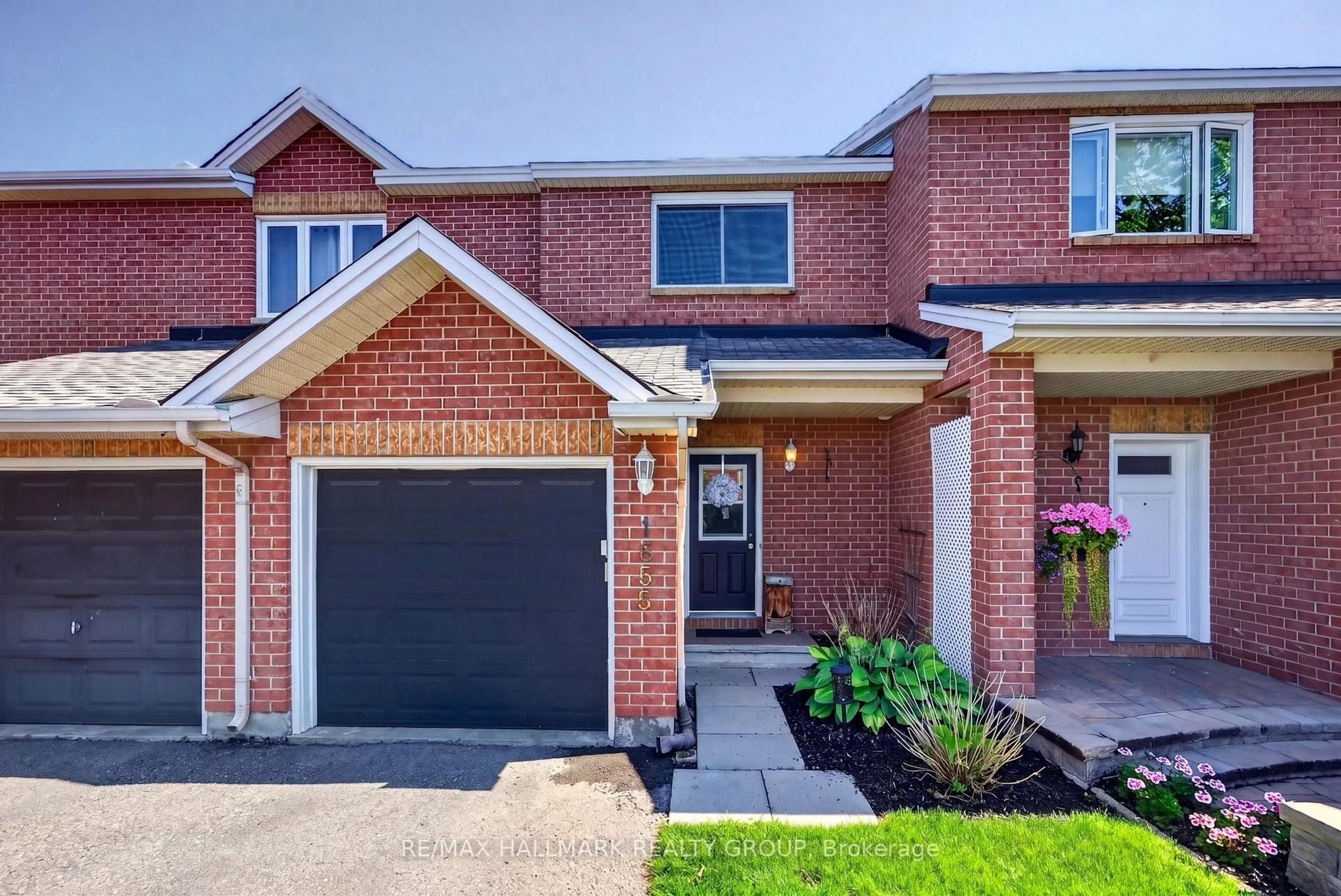 Home with brick exterior material, street for 1655 Greywood Dr, Ottawa Ontario K1C 7L9