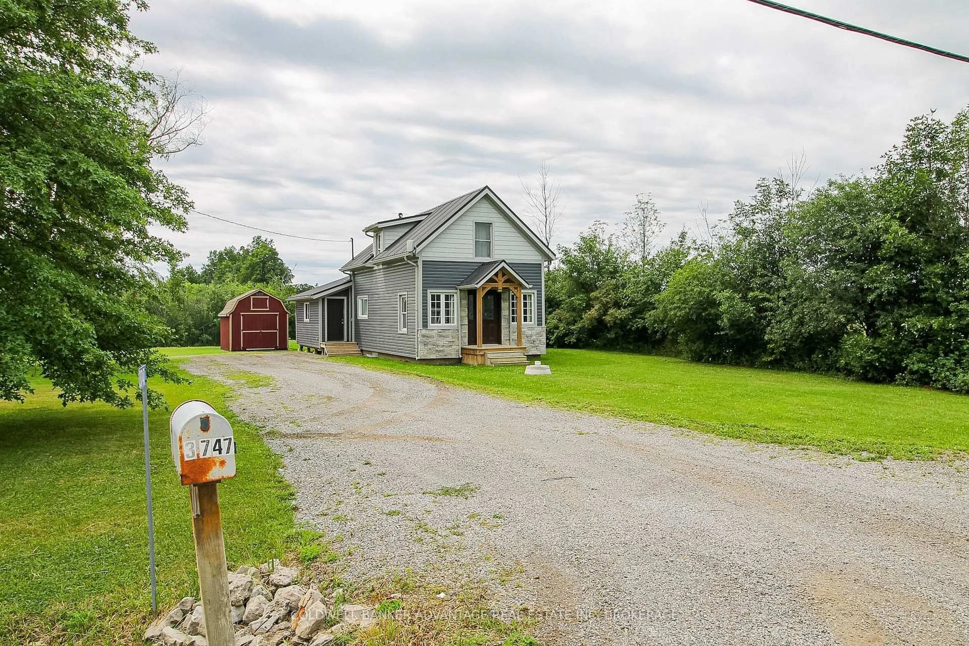 A pic from outside/outdoor area/front of a property/back of a property/a pic from drone, unknown for 3747 Bowen Rd, Fort Erie Ontario L0S 1S0