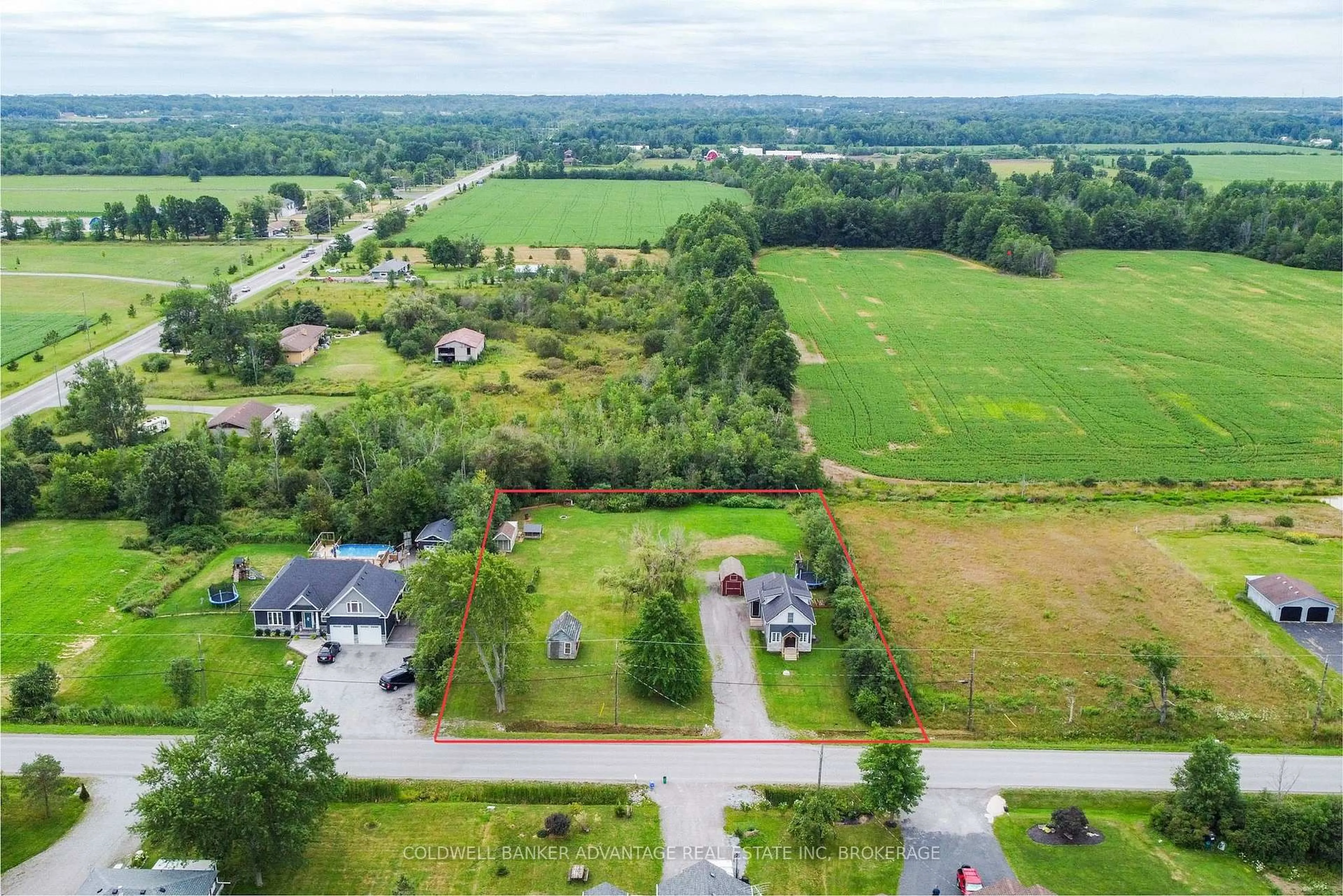 A pic from outside/outdoor area/front of a property/back of a property/a pic from drone, unknown for 3747 Bowen Rd, Fort Erie Ontario L0S 1S0