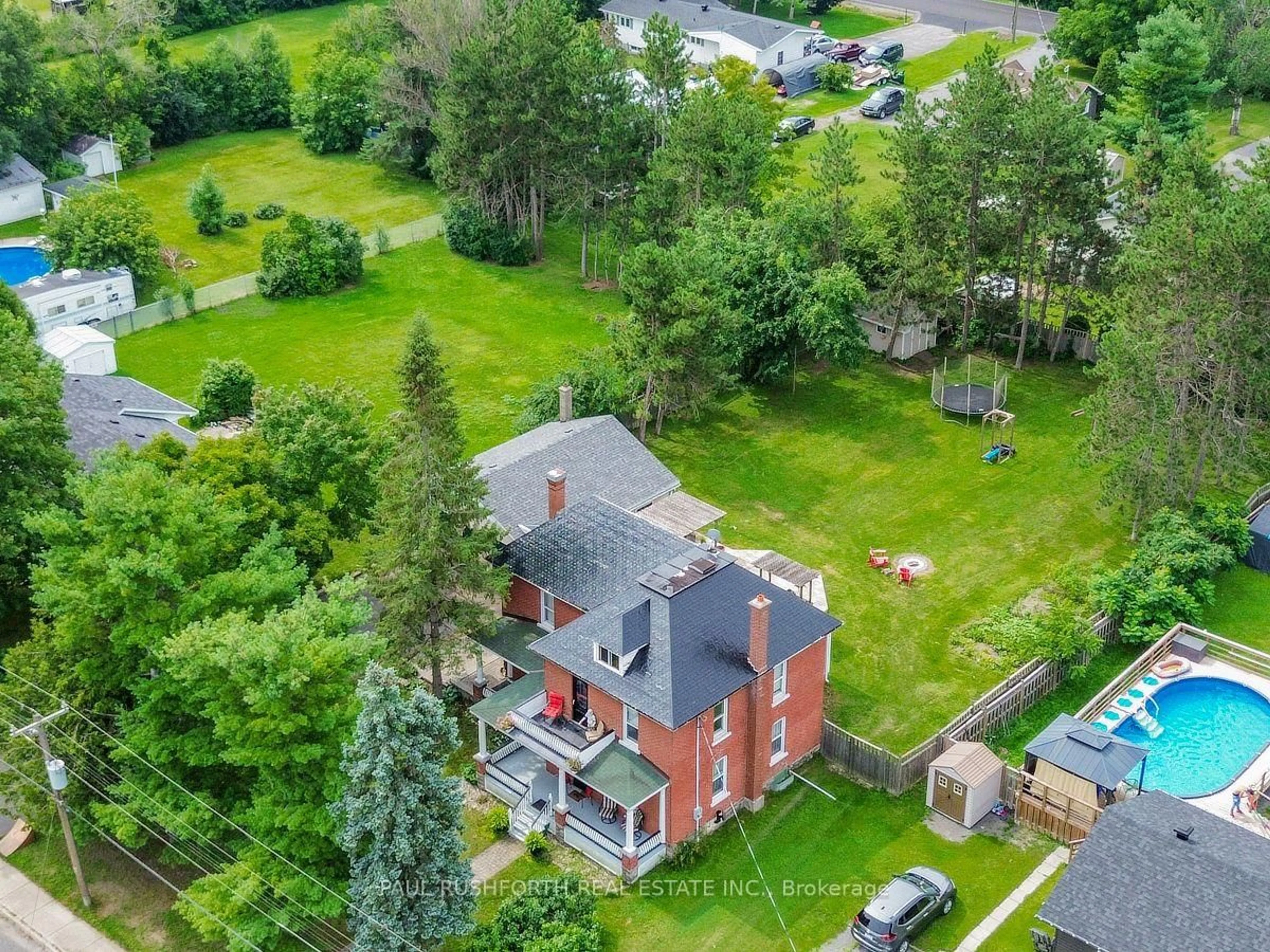 A pic from outside/outdoor area/front of a property/back of a property/a pic from drone, unknown for 100 Poole St, Arnprior Ontario K7S 1J2