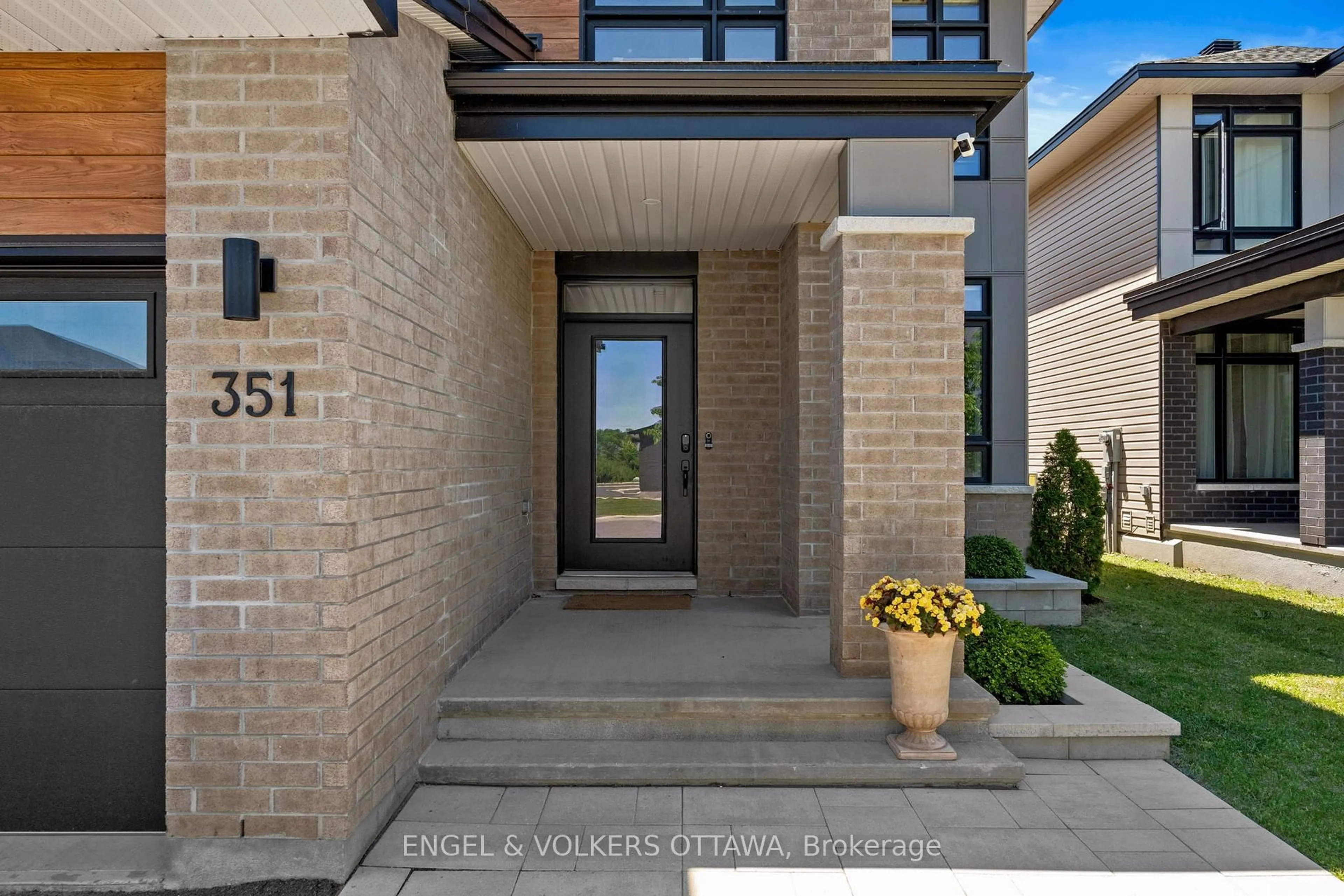 Home with brick exterior material, street for 351 Shuttleworth Dr, Ottawa Ontario K1T 0T6