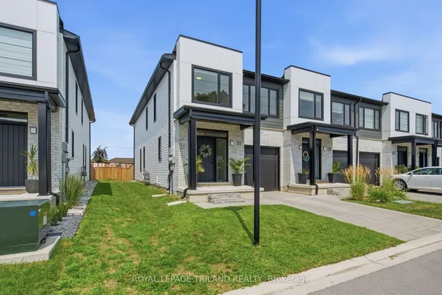 101 Swales Ave #11, Strathroy-Caradoc 2