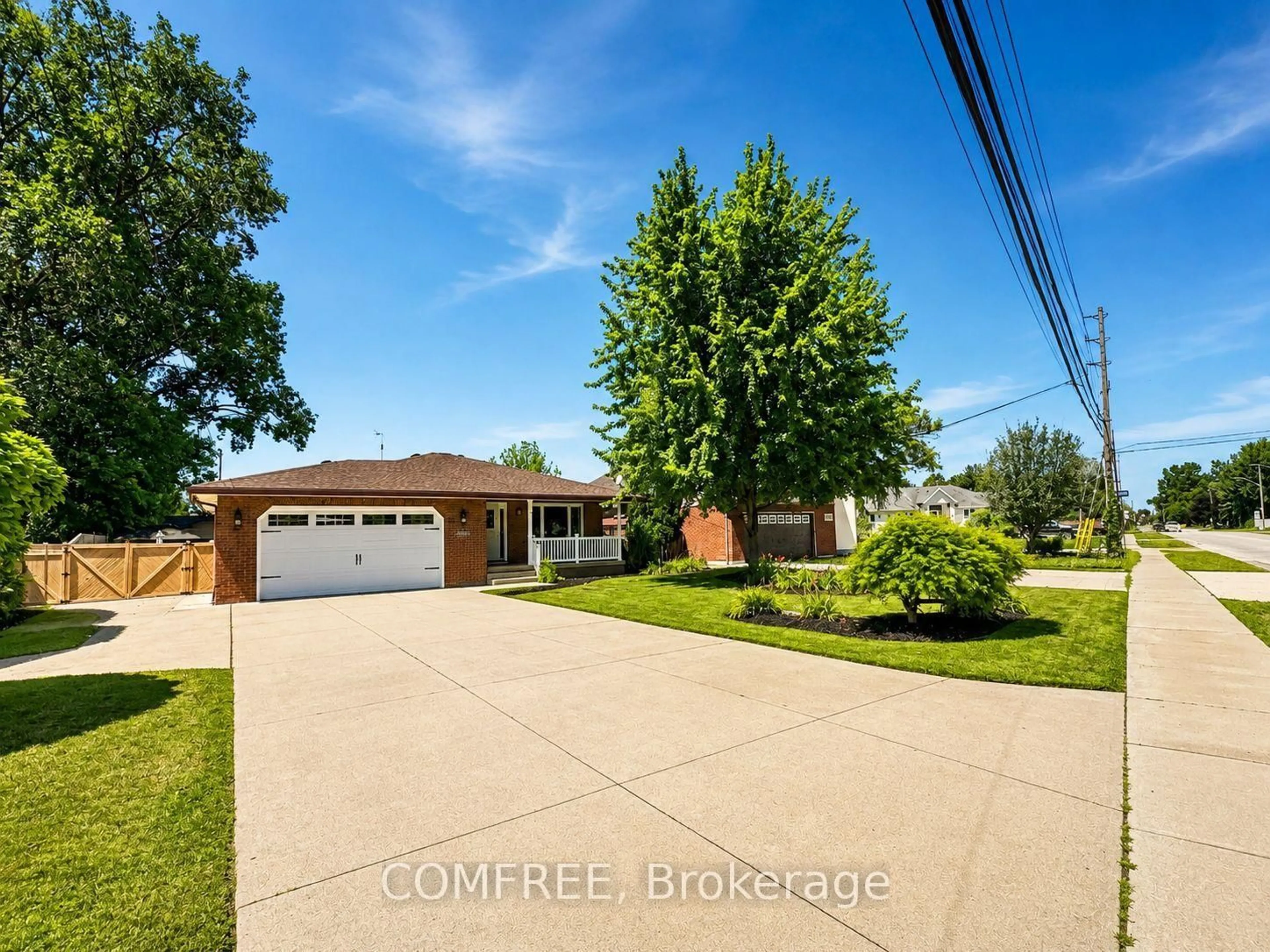 A pic from outside/outdoor area/front of a property/back of a property/a pic from drone, street for 6310 Matchette Rd, LaSalle Ontario N9J 2J7