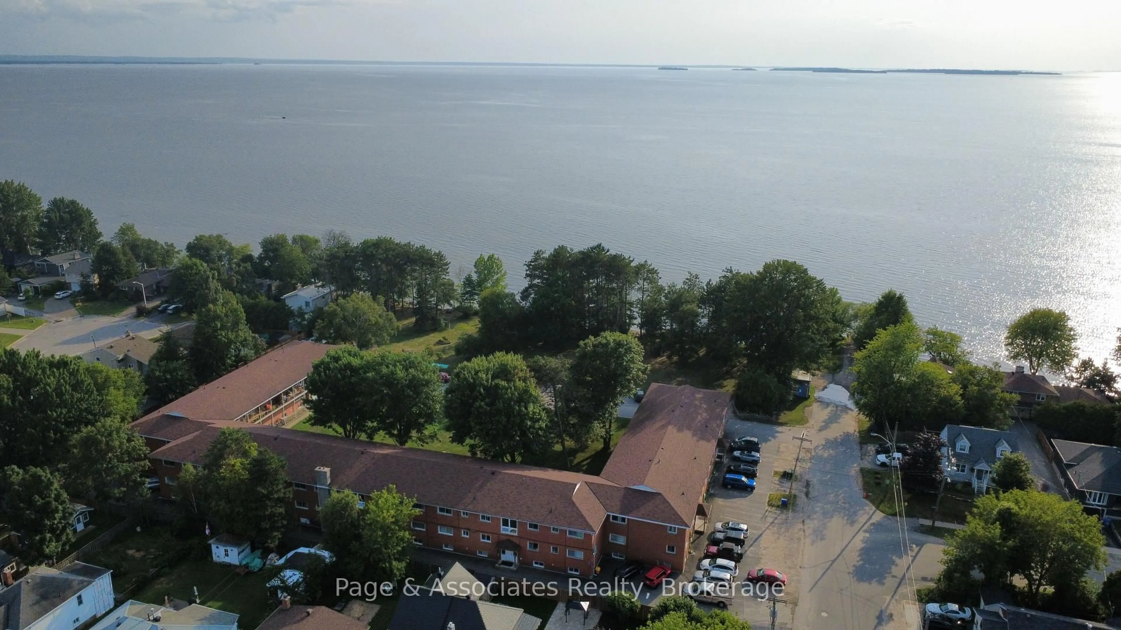 A pic from outside/outdoor area/front of a property/back of a property/a pic from drone, water/lake/river/ocean view for 40 Judge Ave #5B, North Bay Ontario P1A 1B4