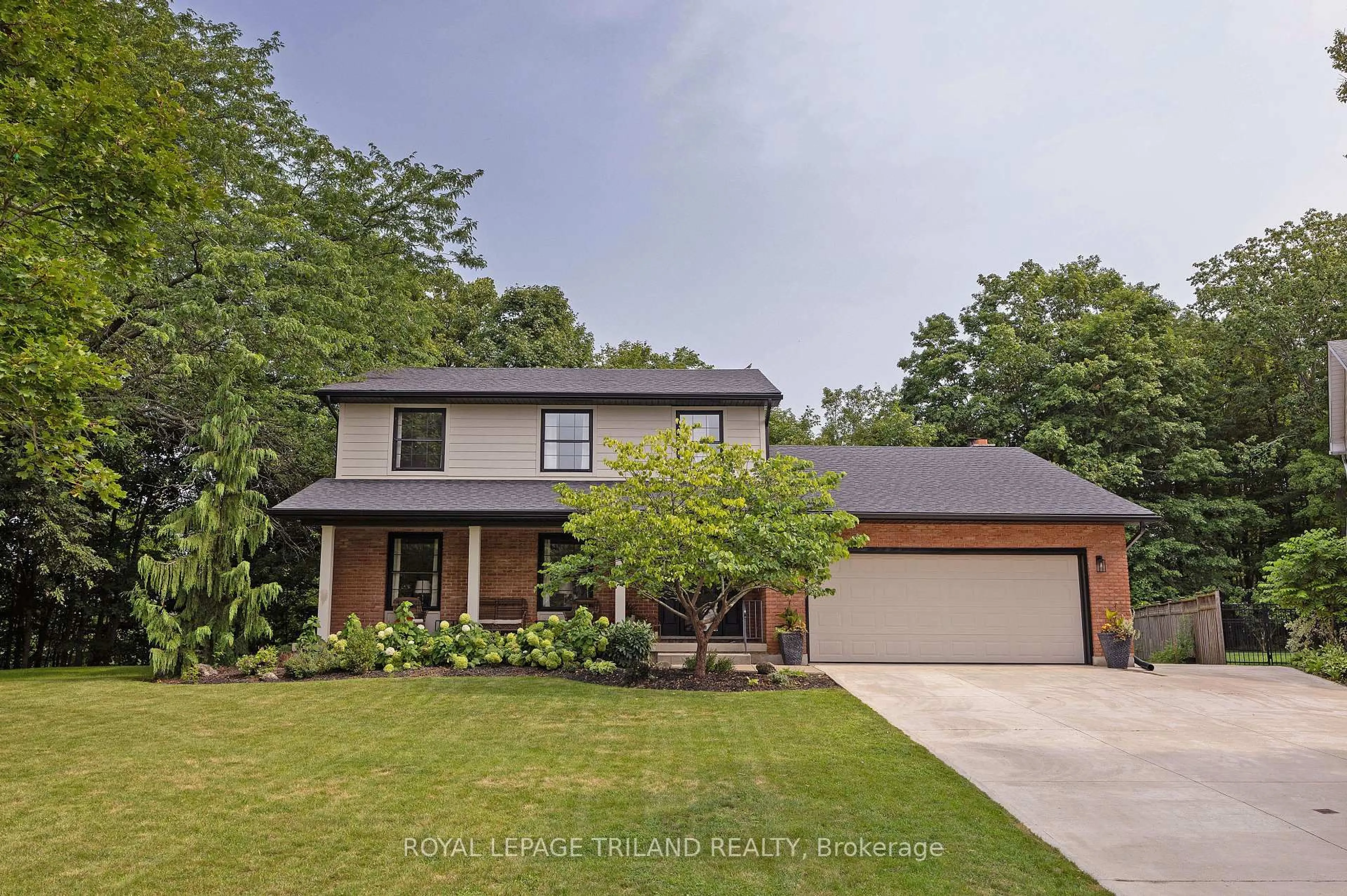 Home with brick exterior material, street for 20 Woodhaven Crt, St. Thomas Ontario N5P 3Z3