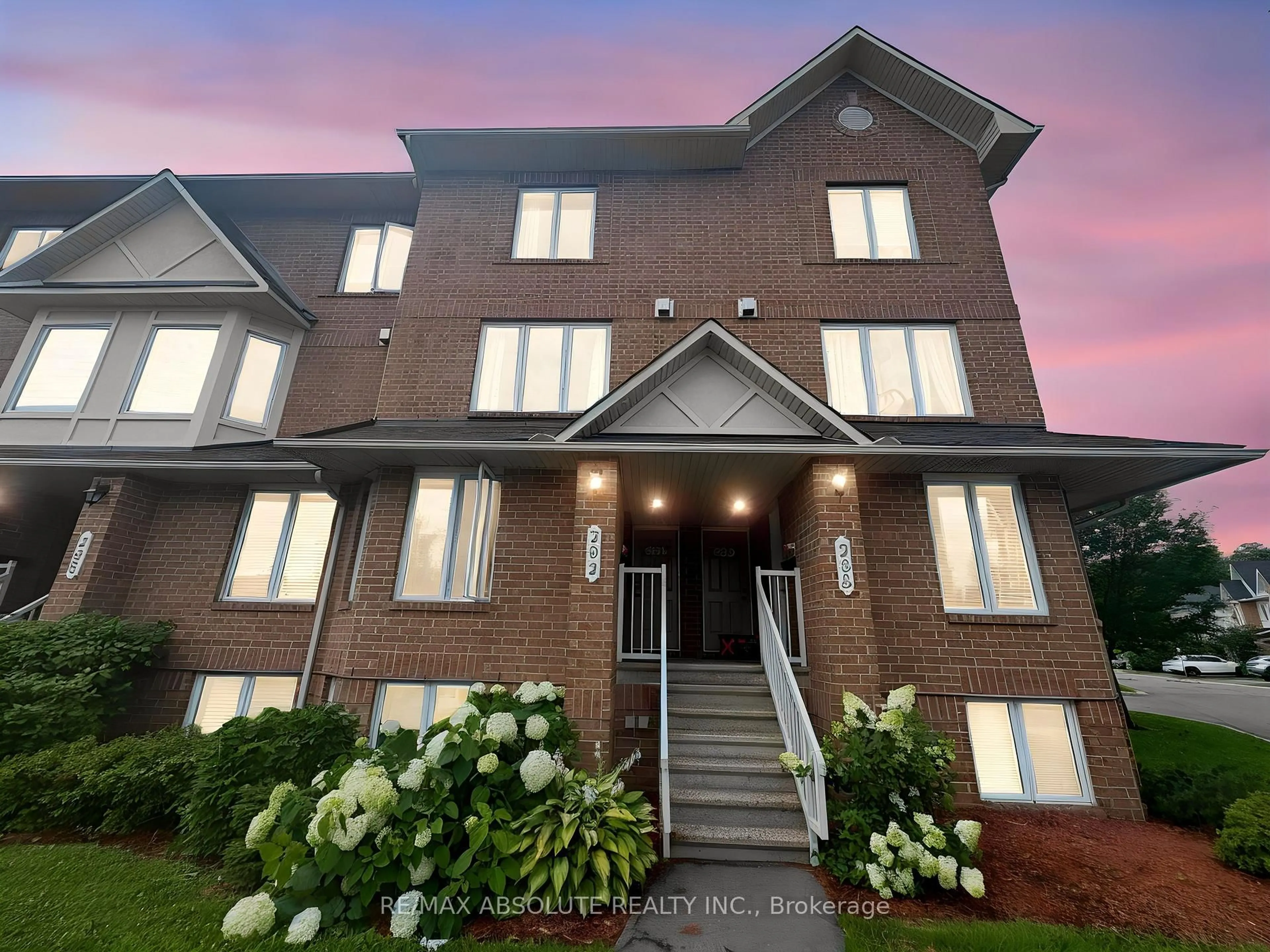 Home with brick exterior material, unknown for 294 Cresthaven Dr, Ottawa Ontario K2G 6W4