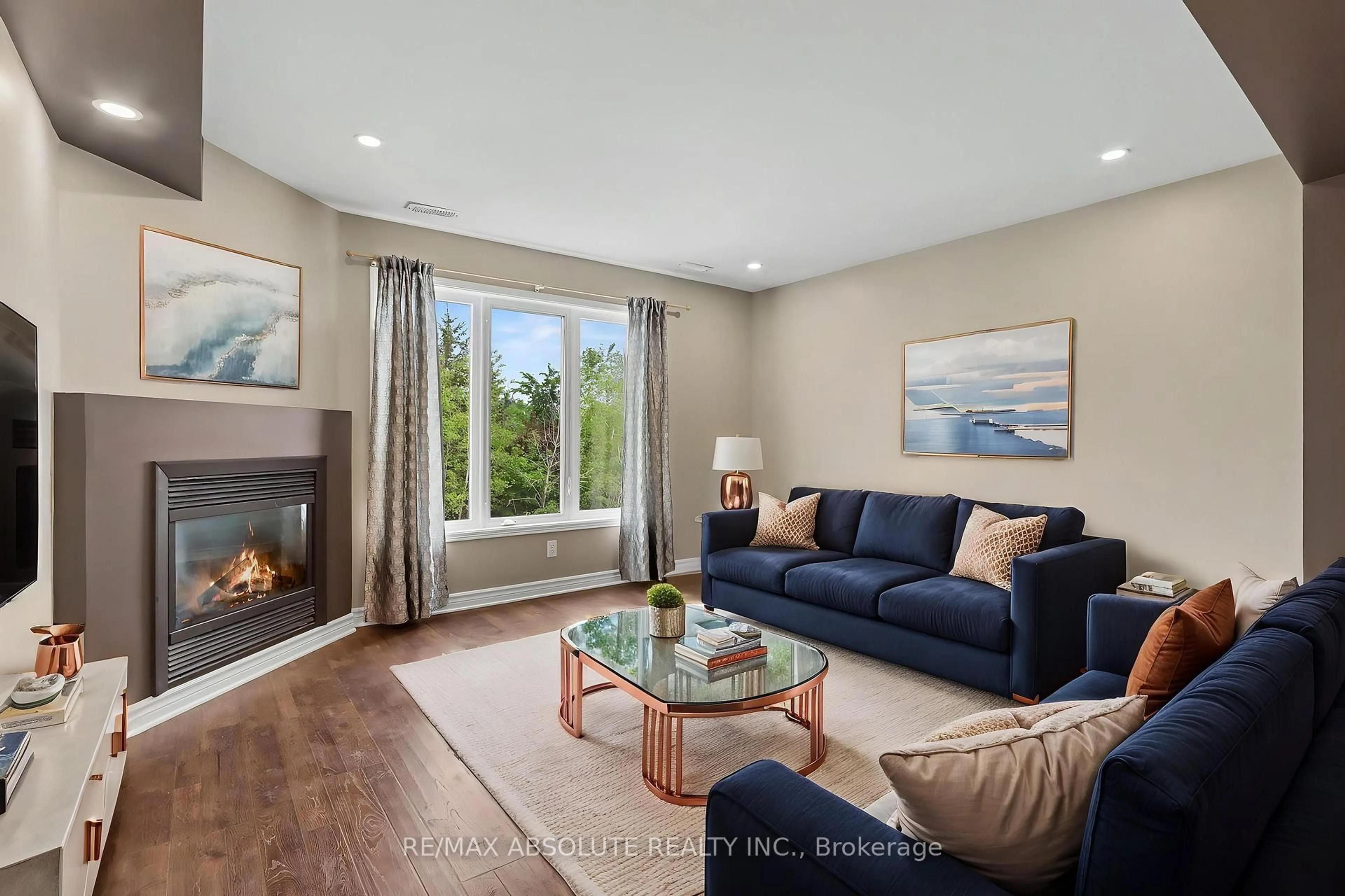 Living room with furniture, unknown for 294 Cresthaven Dr, Ottawa Ontario K2G 6W4