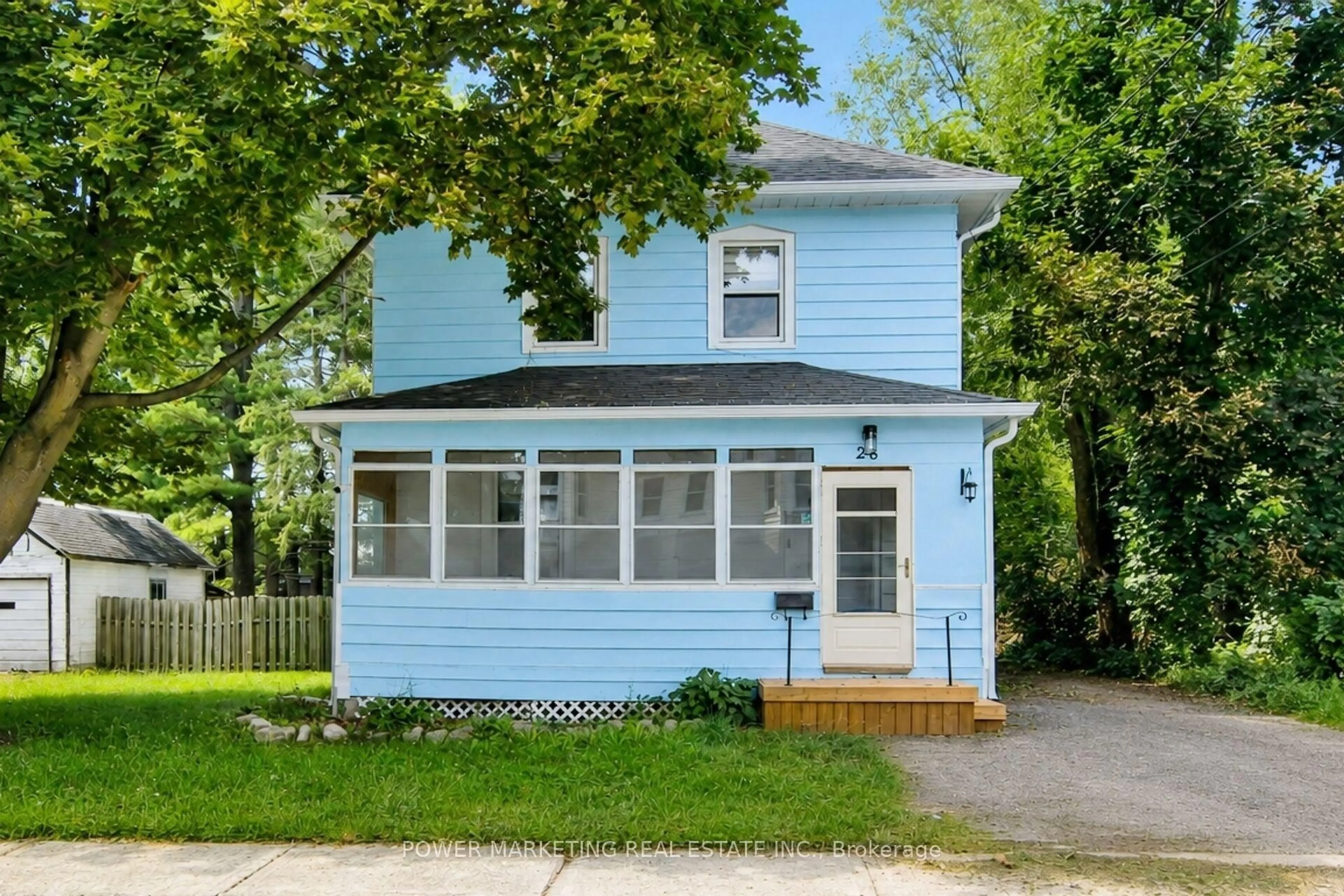 Home with vinyl exterior material, street for 28 MONTAGUE St, Smiths Falls Ontario K7A 2M1