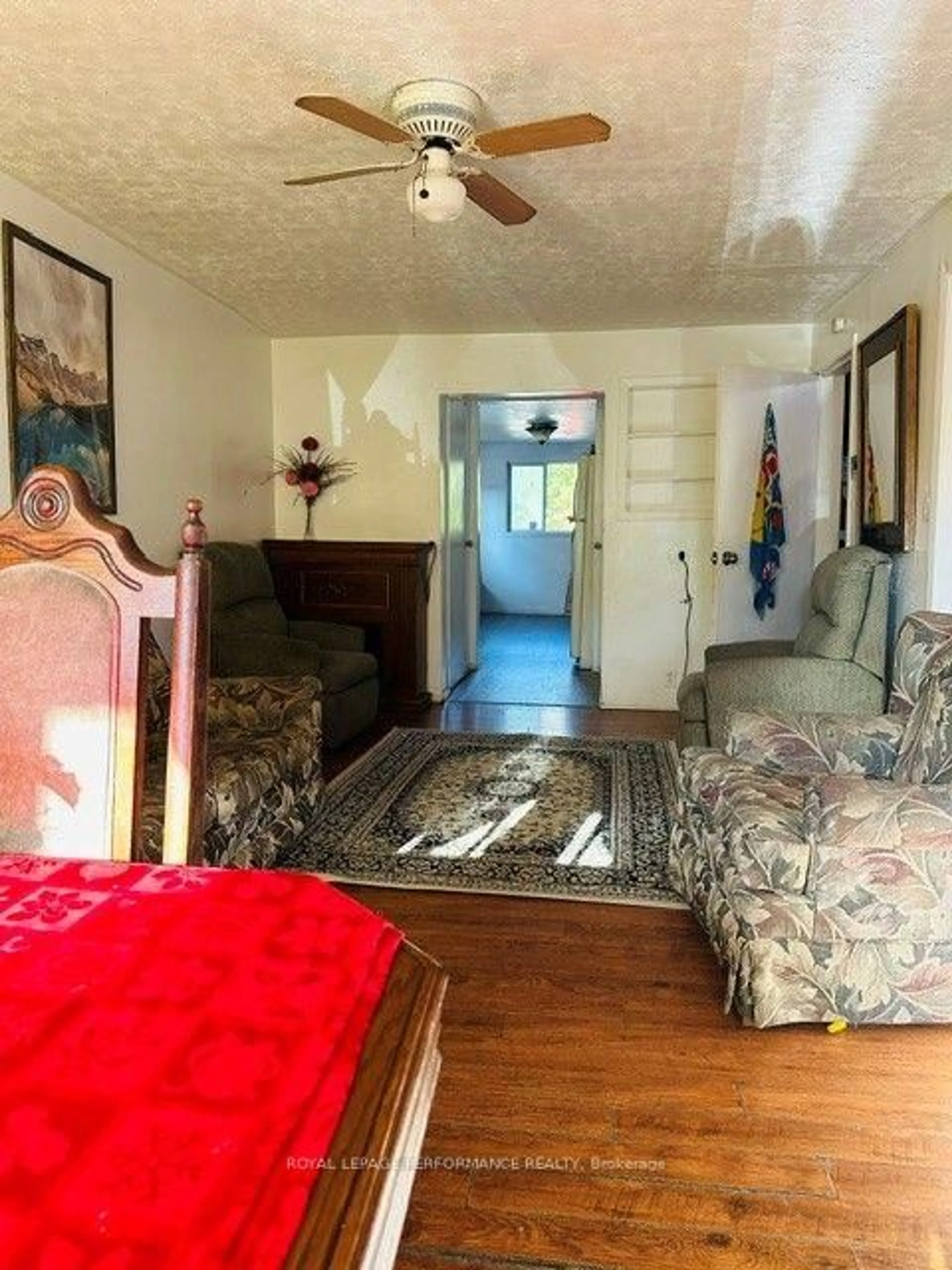 A pic of a room for 221 St Felix St #221-221A, Cornwall Ontario K6H 5A4
