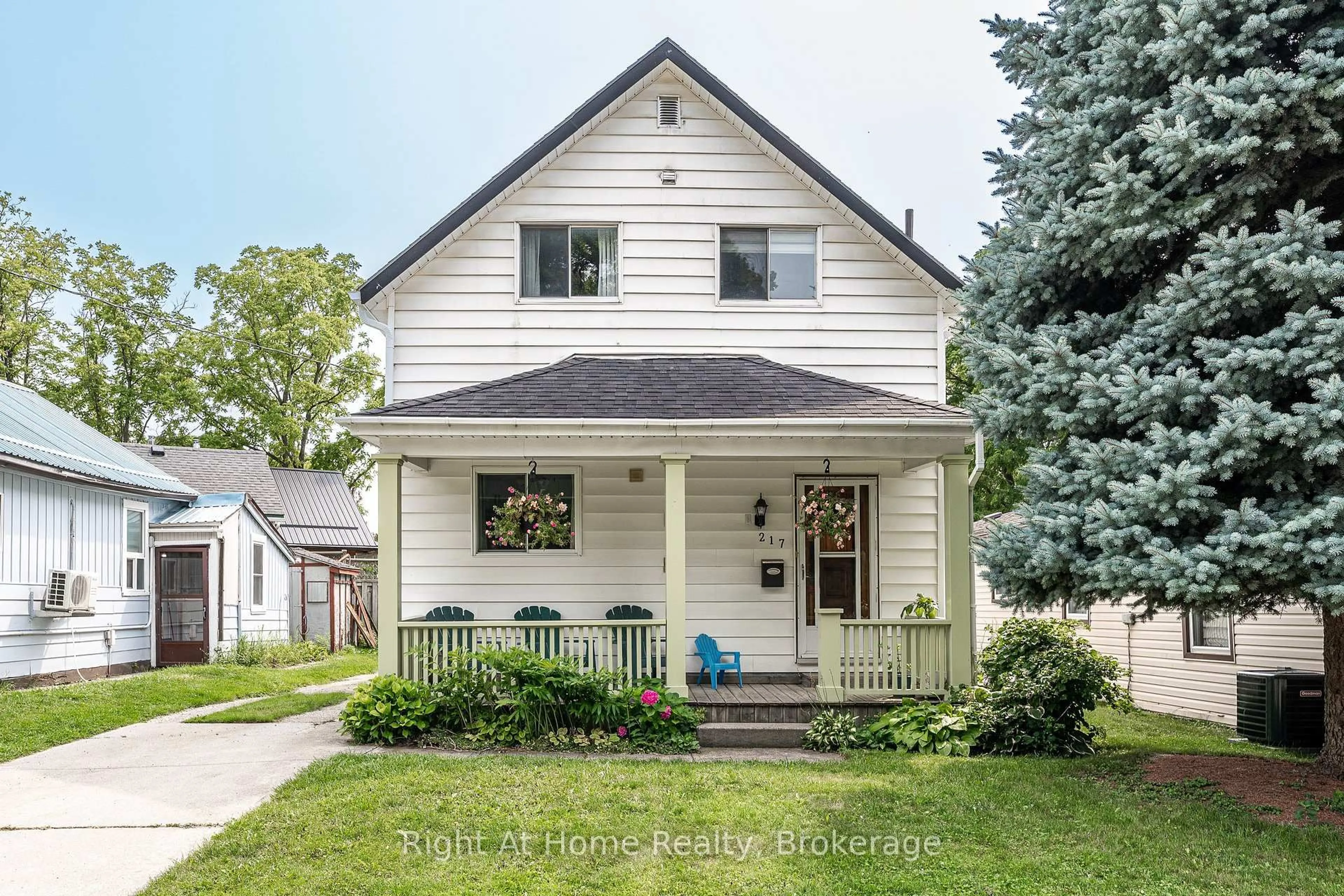 Home with vinyl exterior material, street for 217 West Gore St, Stratford Ontario N5A 1K7