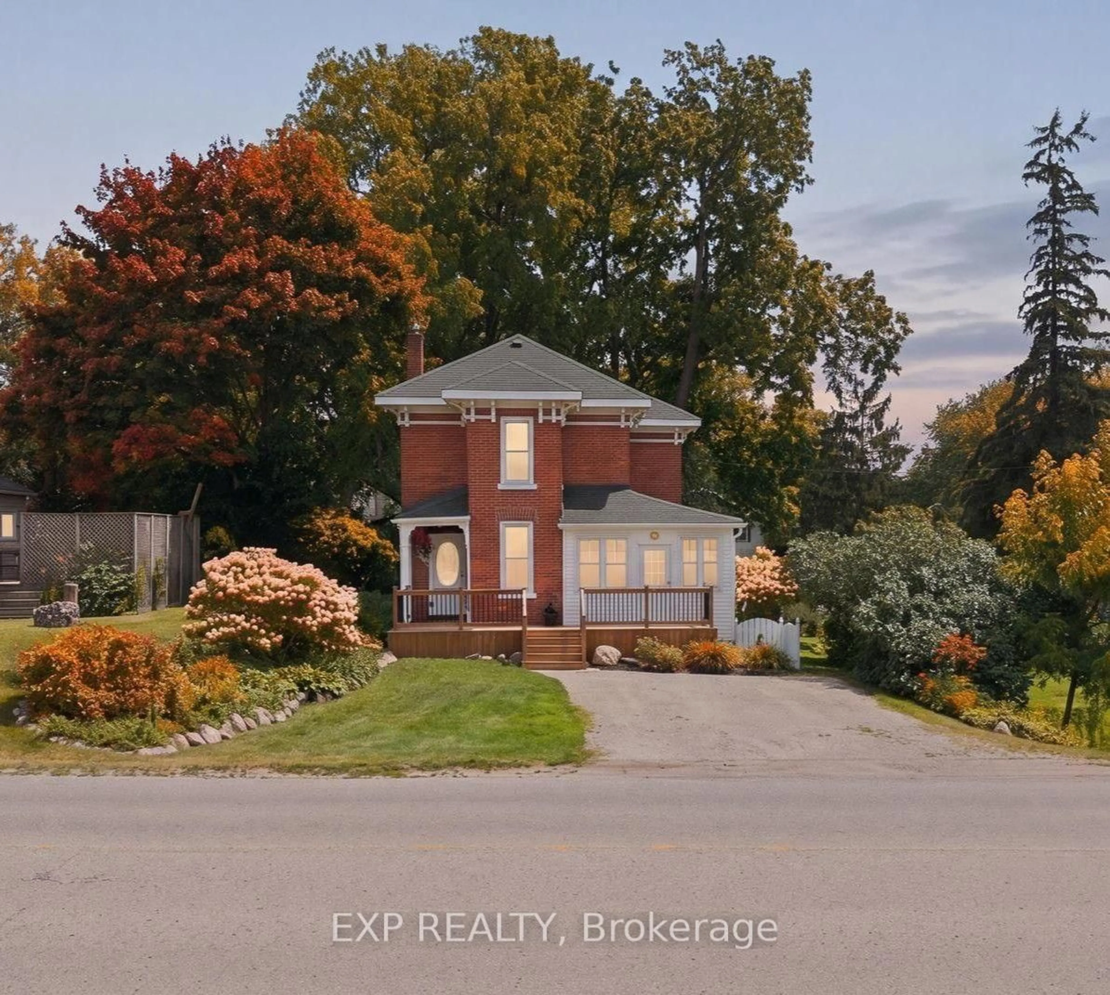 Unknown for 2027 Victoria St, Howick Ontario N0G 1X0