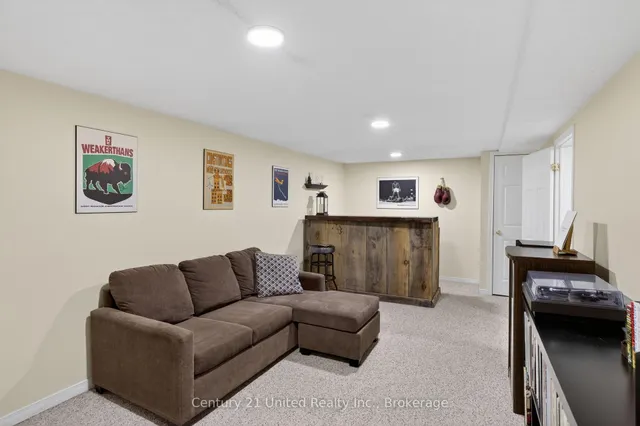1169 Danita Blvd, Peterborough 5