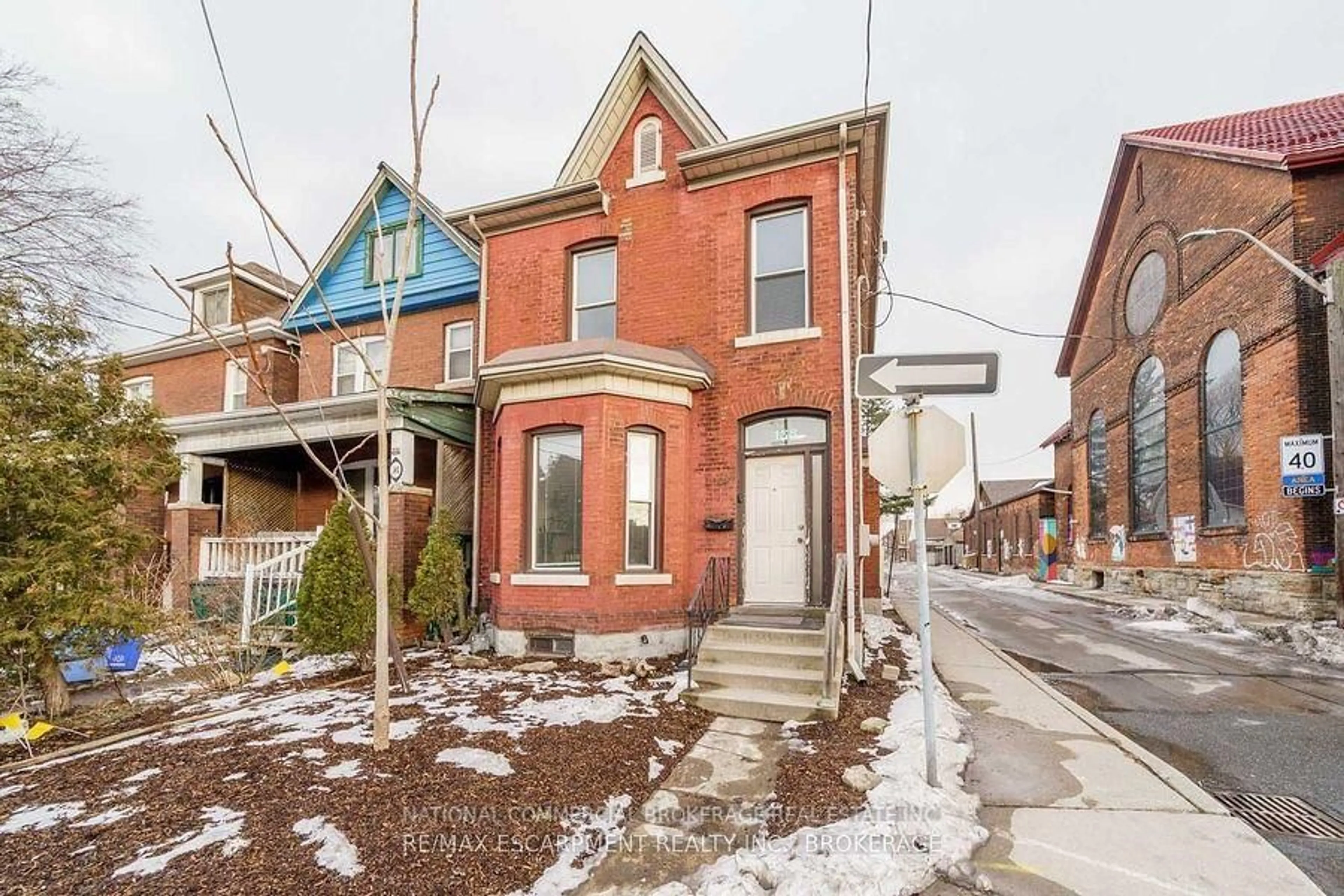 Home with brick exterior material, street for 138 Victoria Ave, Hamilton Ontario L8L 5E8