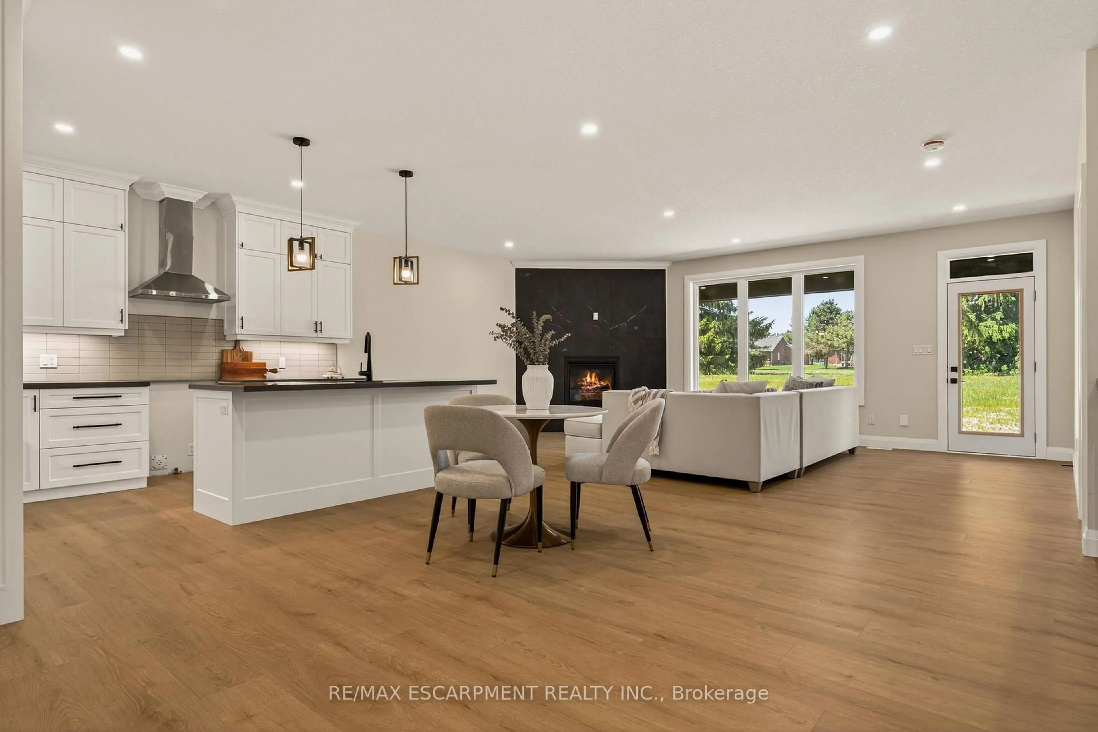 Open concept kitchen, unknown for 108 St. Michael's St, Norfolk Ontario N4B 0A3