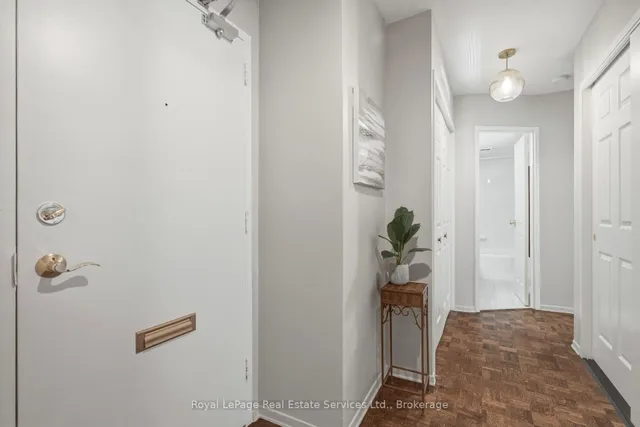 15 Towering Heights Blvd #102, St. Catharines 2
