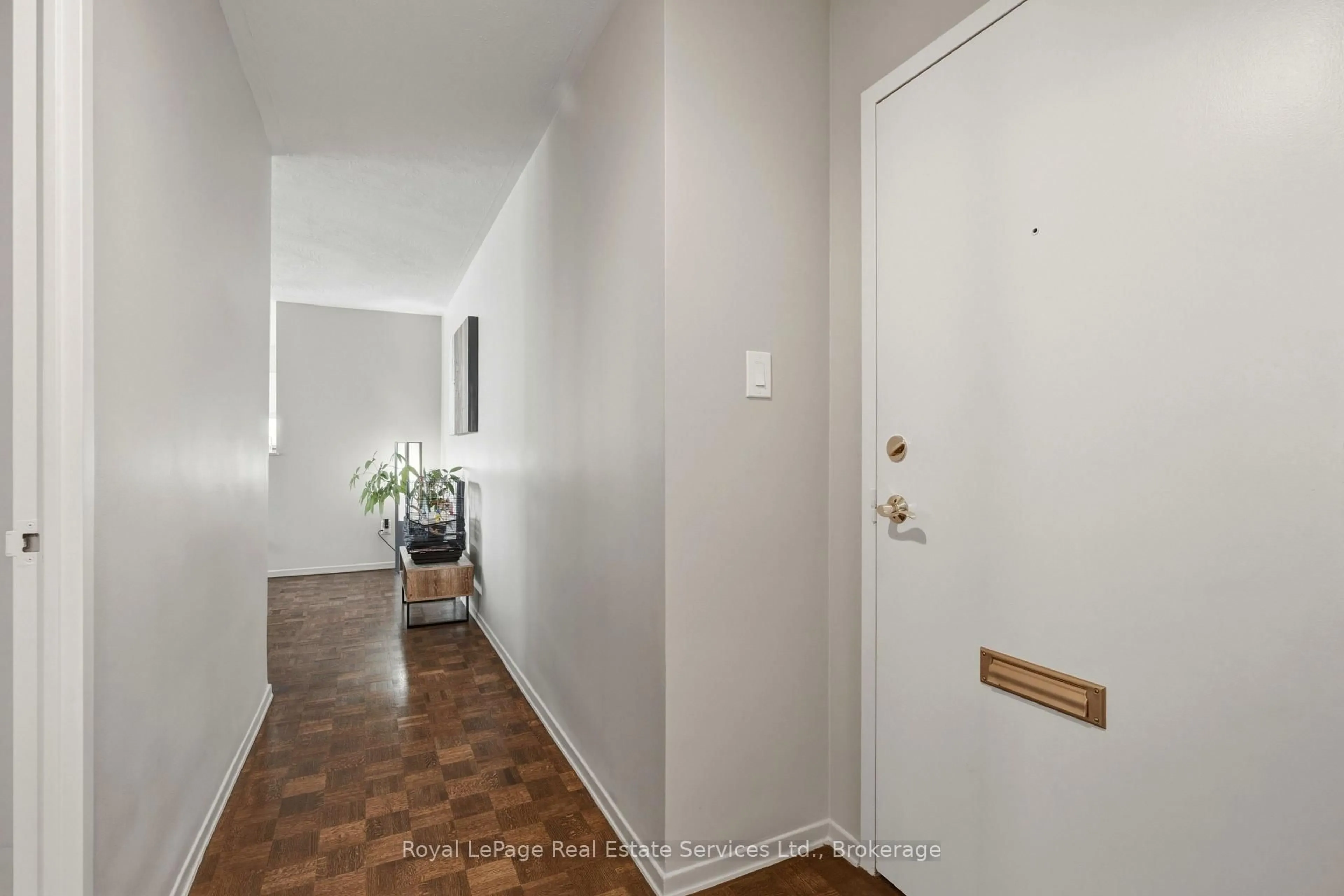 Indoor entryway for 15 Towering Heights Blvd #102, St. Catharines Ontario L2T 3G7