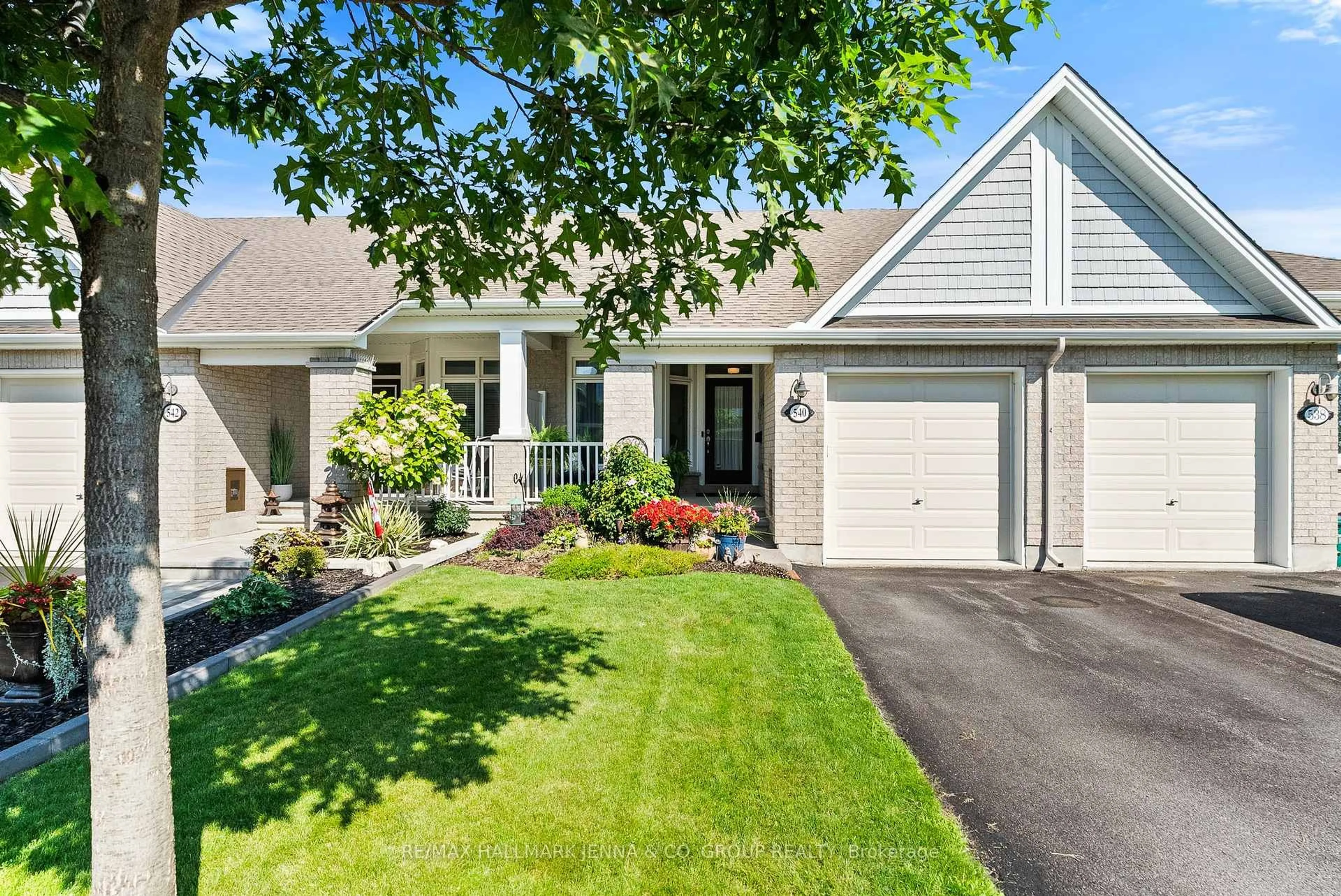 Home with vinyl exterior material, street for 540 Silverbell Cres, Ottawa Ontario K1T 0P1