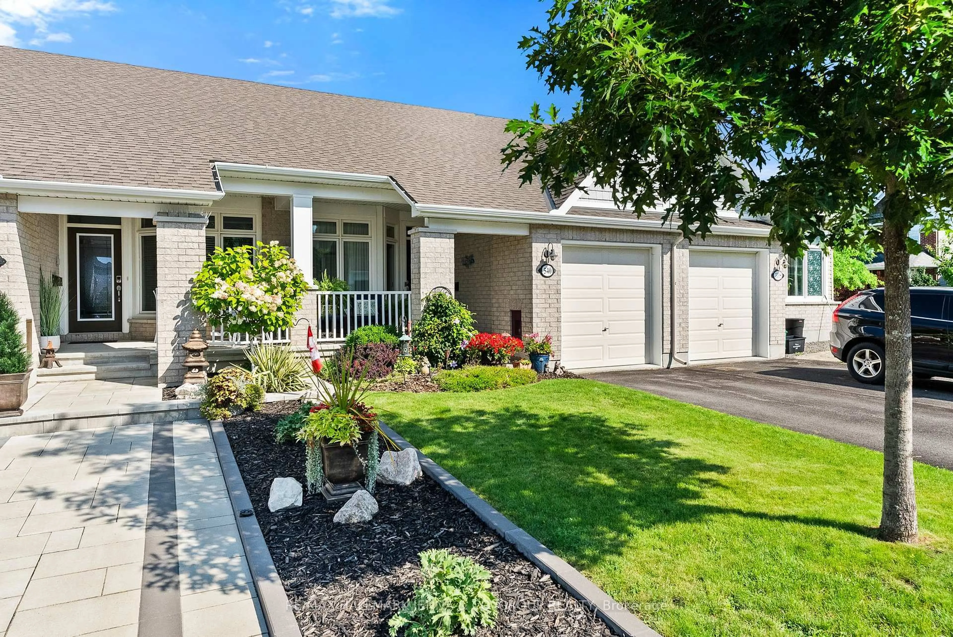 Home with vinyl exterior material, street for 540 Silverbell Cres, Ottawa Ontario K1T 0P1