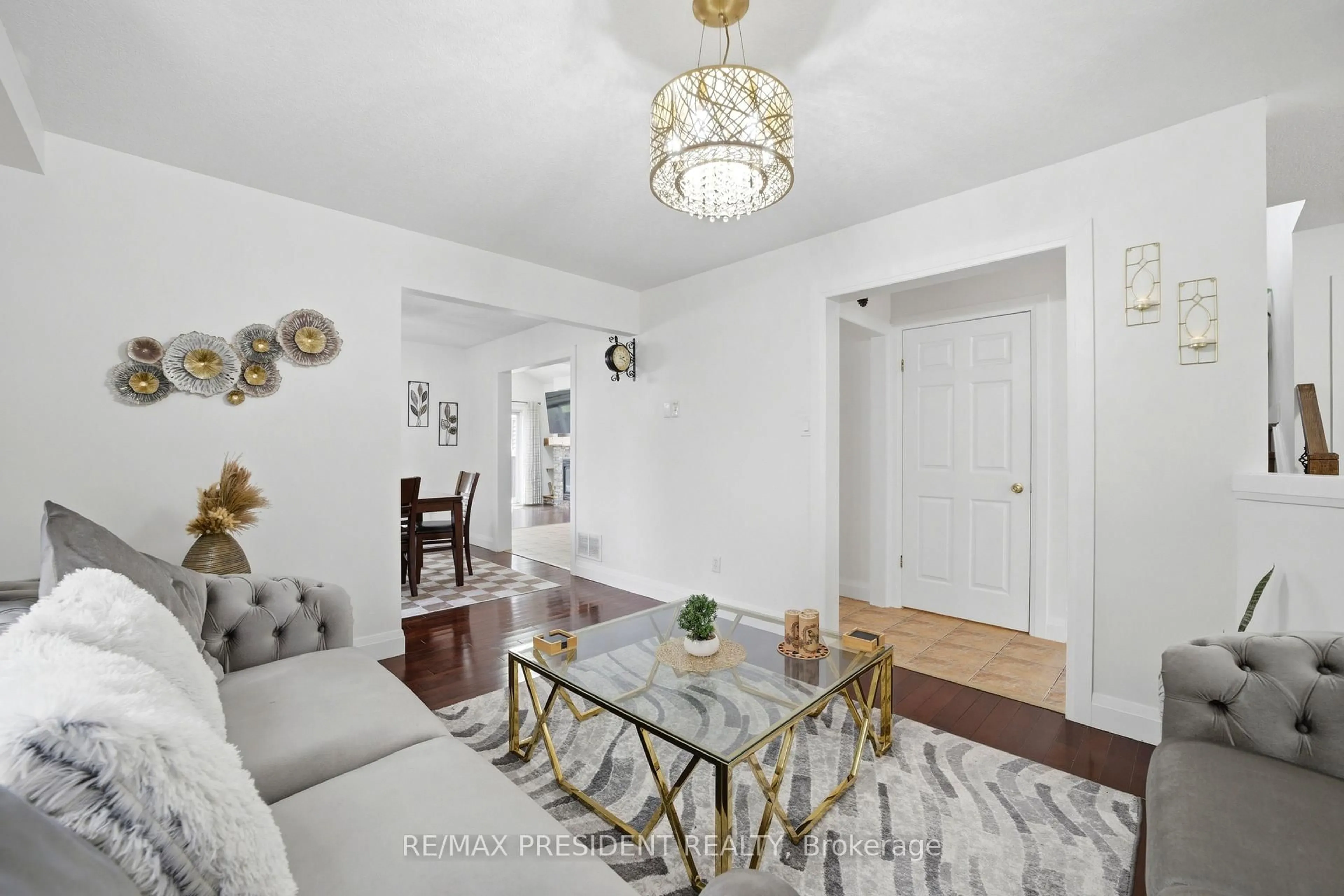 Living room with furniture, unknown for 60 Steepleridge St, Kitchener Ontario N2P 2W3