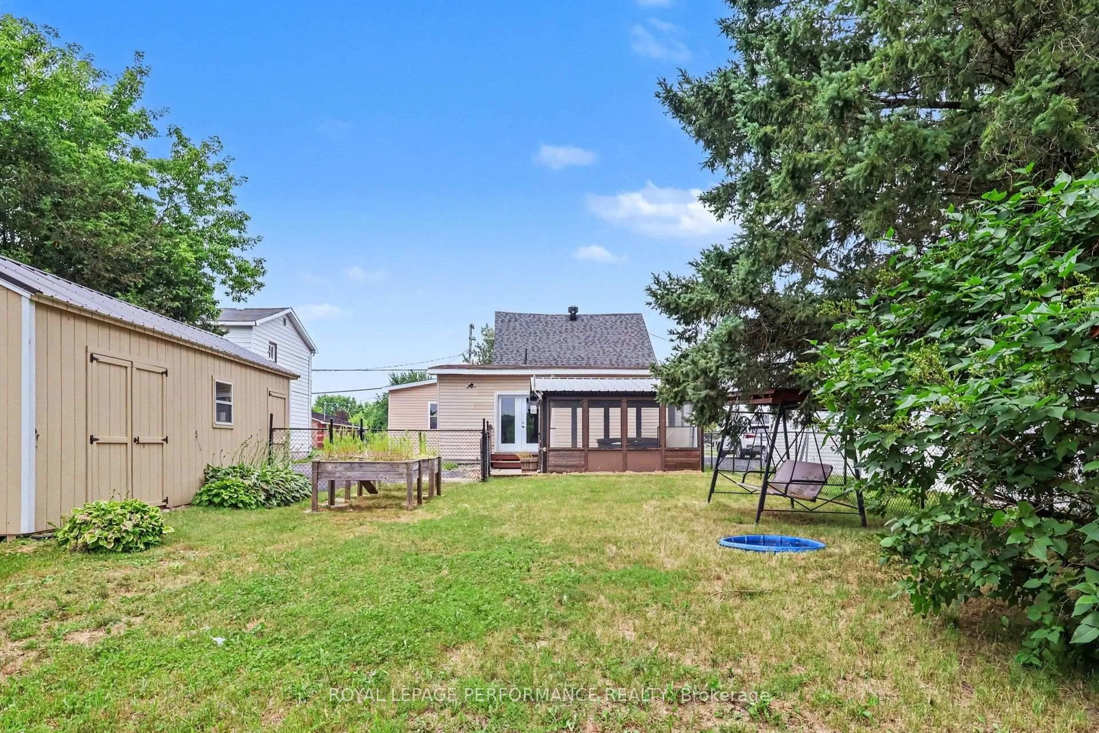 A pic from outside/outdoor area/front of a property/back of a property/a pic from drone, unknown for 636 County Road 9 Rd, Alfred and Plantagenet Ontario K0B 1L0