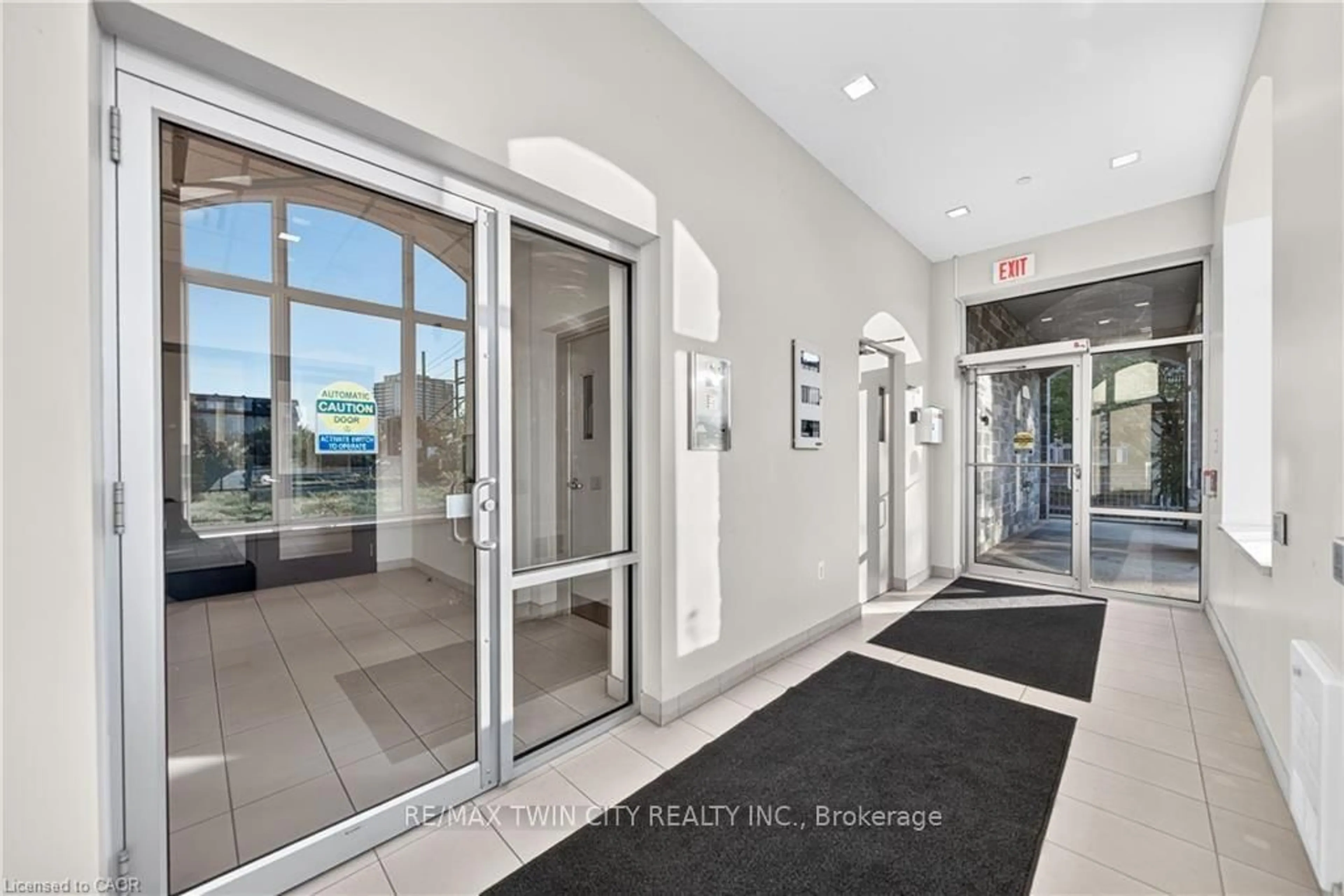 Indoor foyer for 155 Water St #203, Cambridge Ontario N1R 3E3