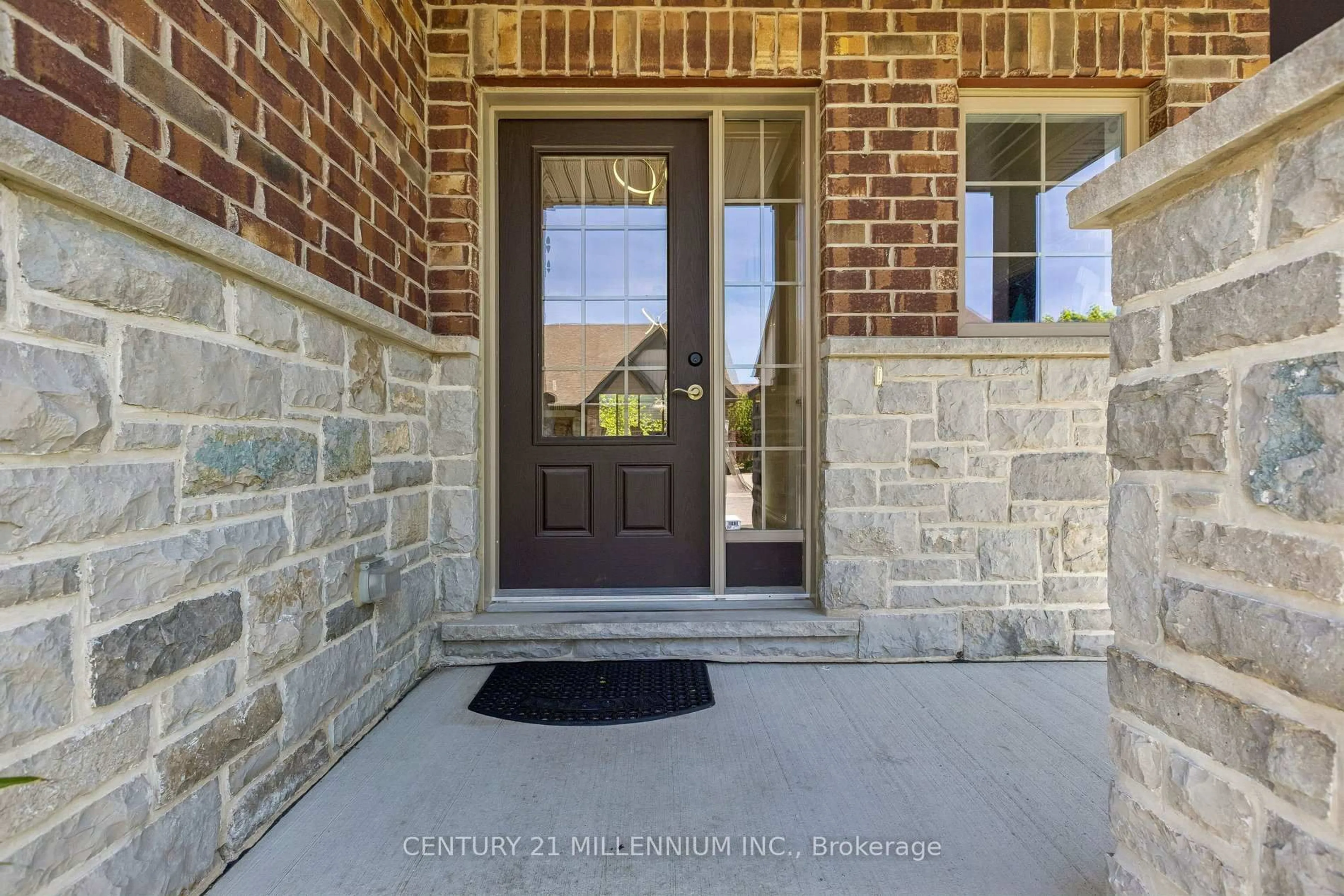 Indoor entryway for 14 Strome Lane, Centre Wellington Ontario N1M 1Z5