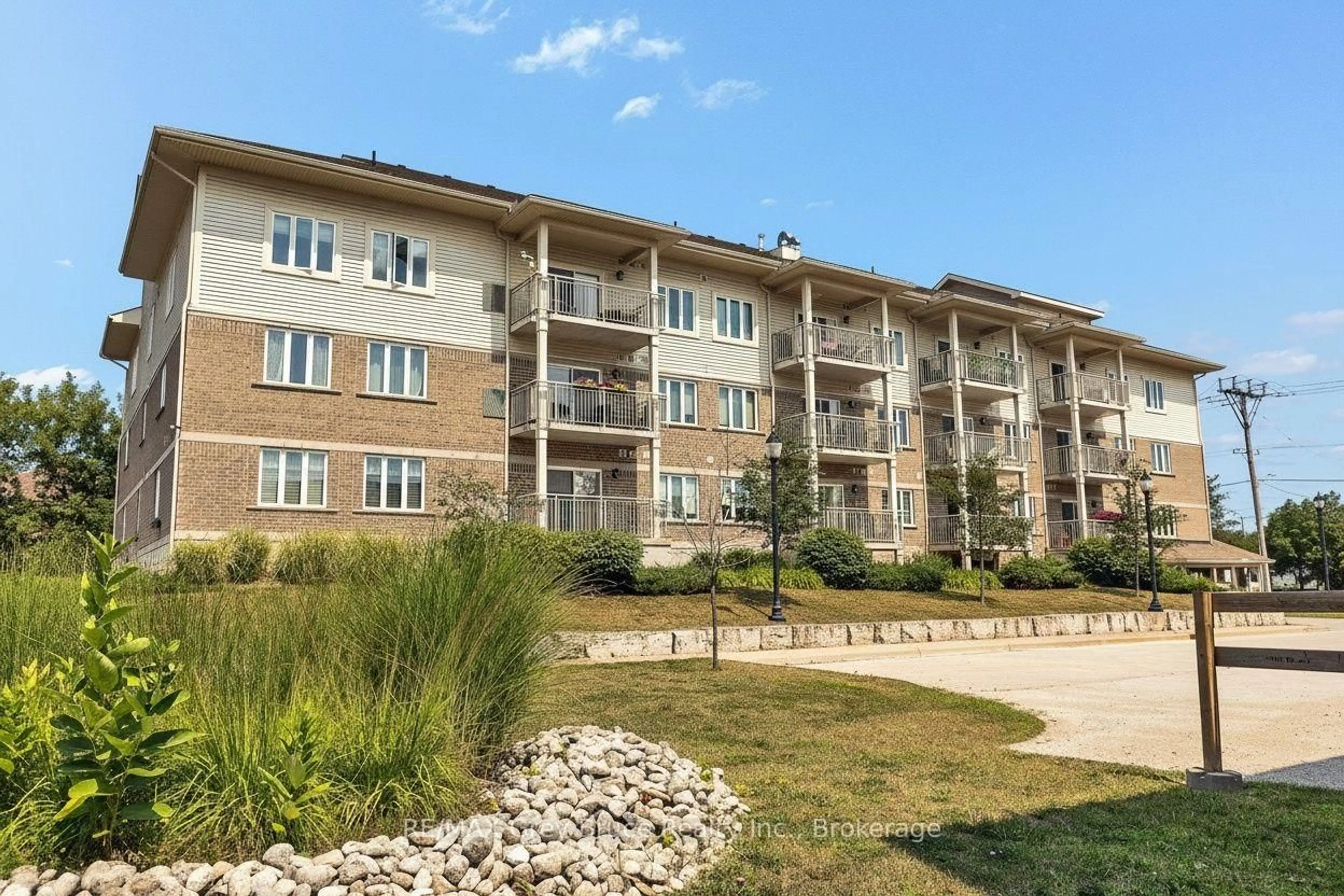 Unknown for 1050 1st Ave #204, Owen Sound Ontario N4K 4K6