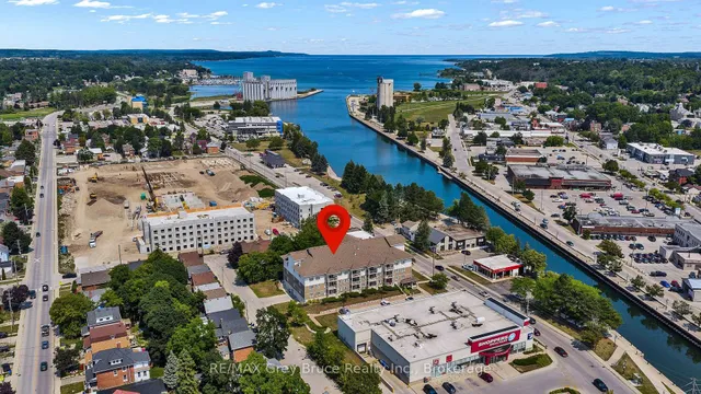 1050 1st Ave #204, Owen Sound 2
