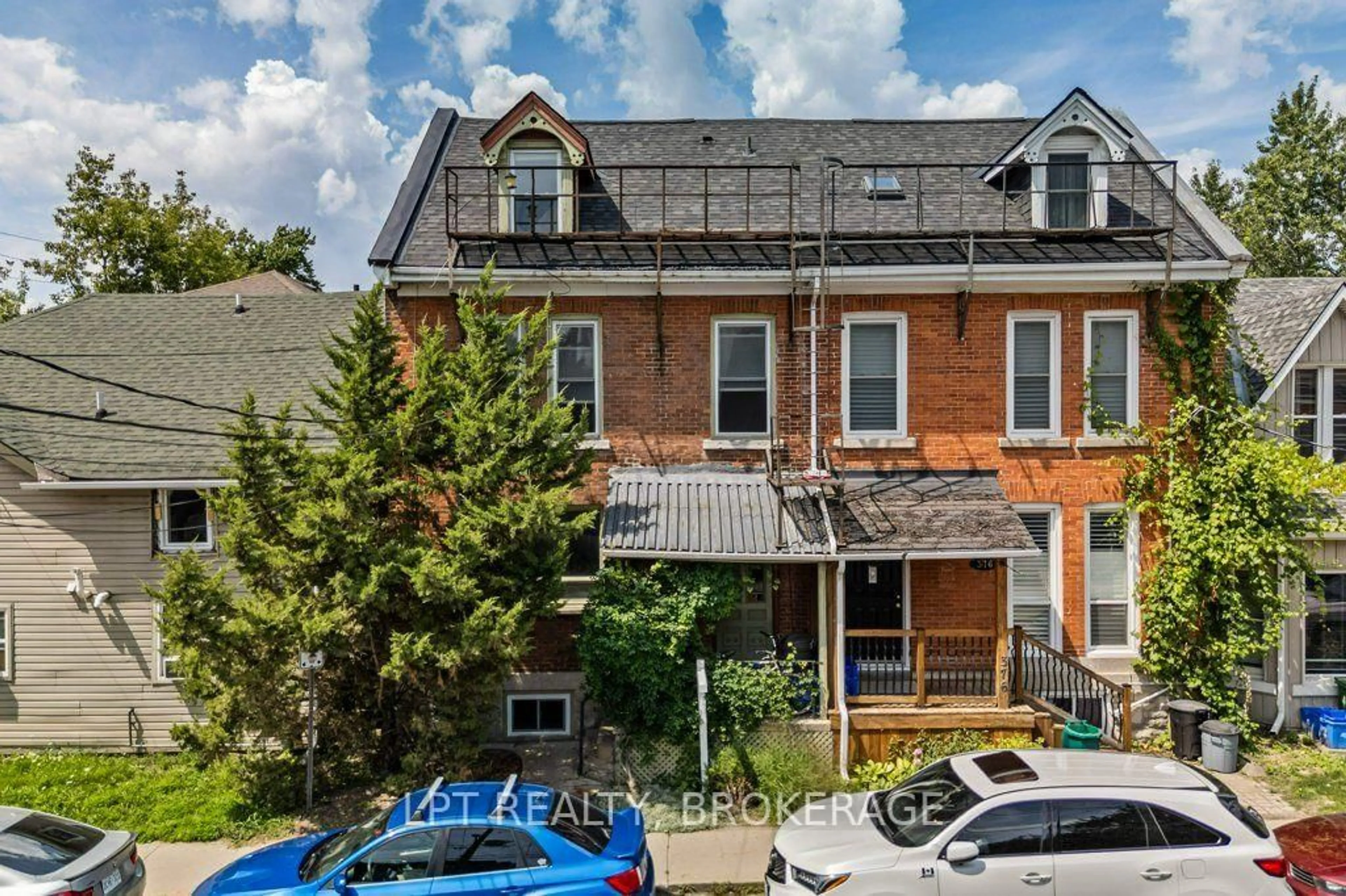 Home with brick exterior material, unknown for 374 Barrie St, Kingston Ontario K7K 3T4
