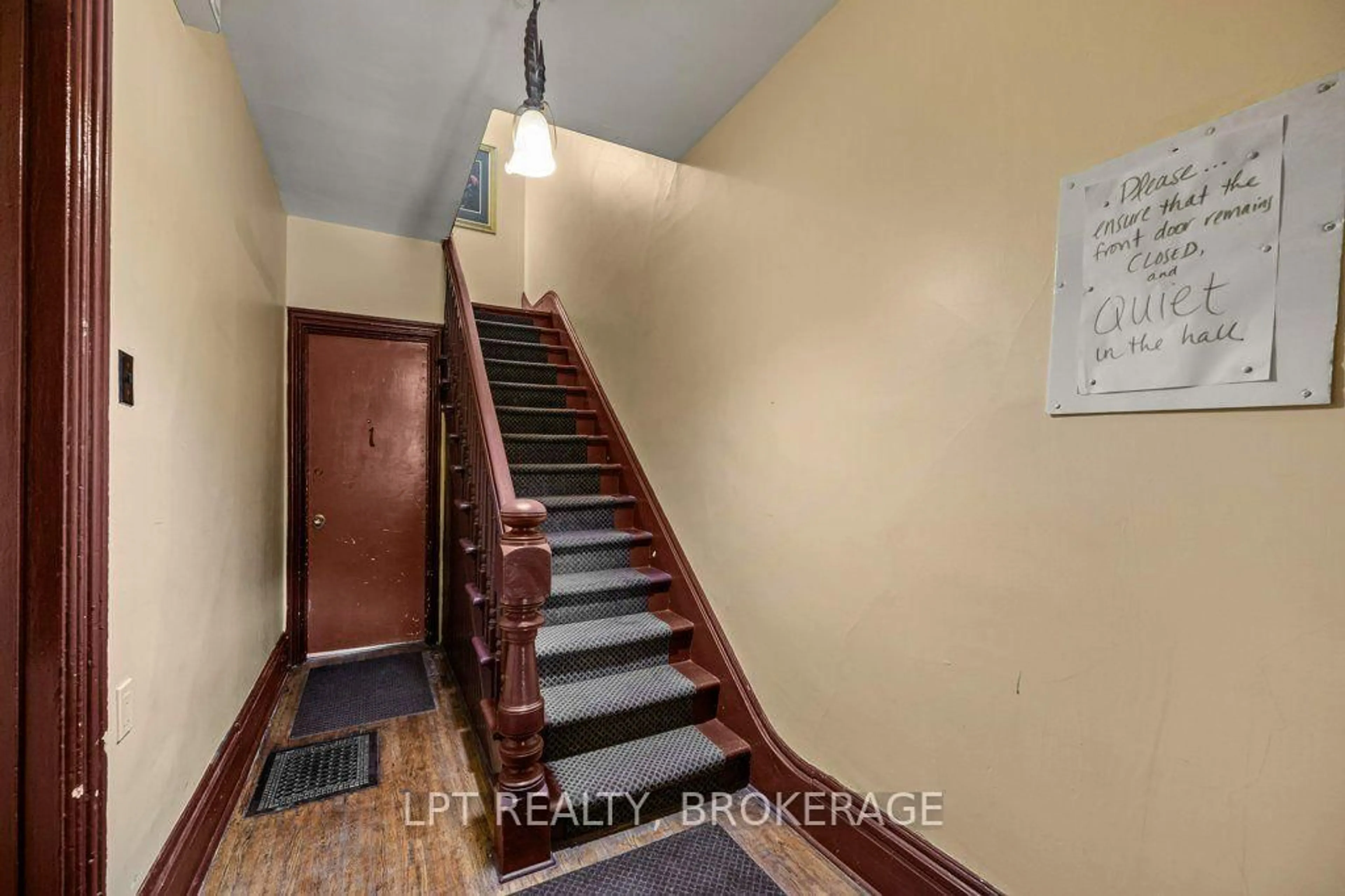 Unknown for 374 Barrie St, Kingston Ontario K7K 3T4