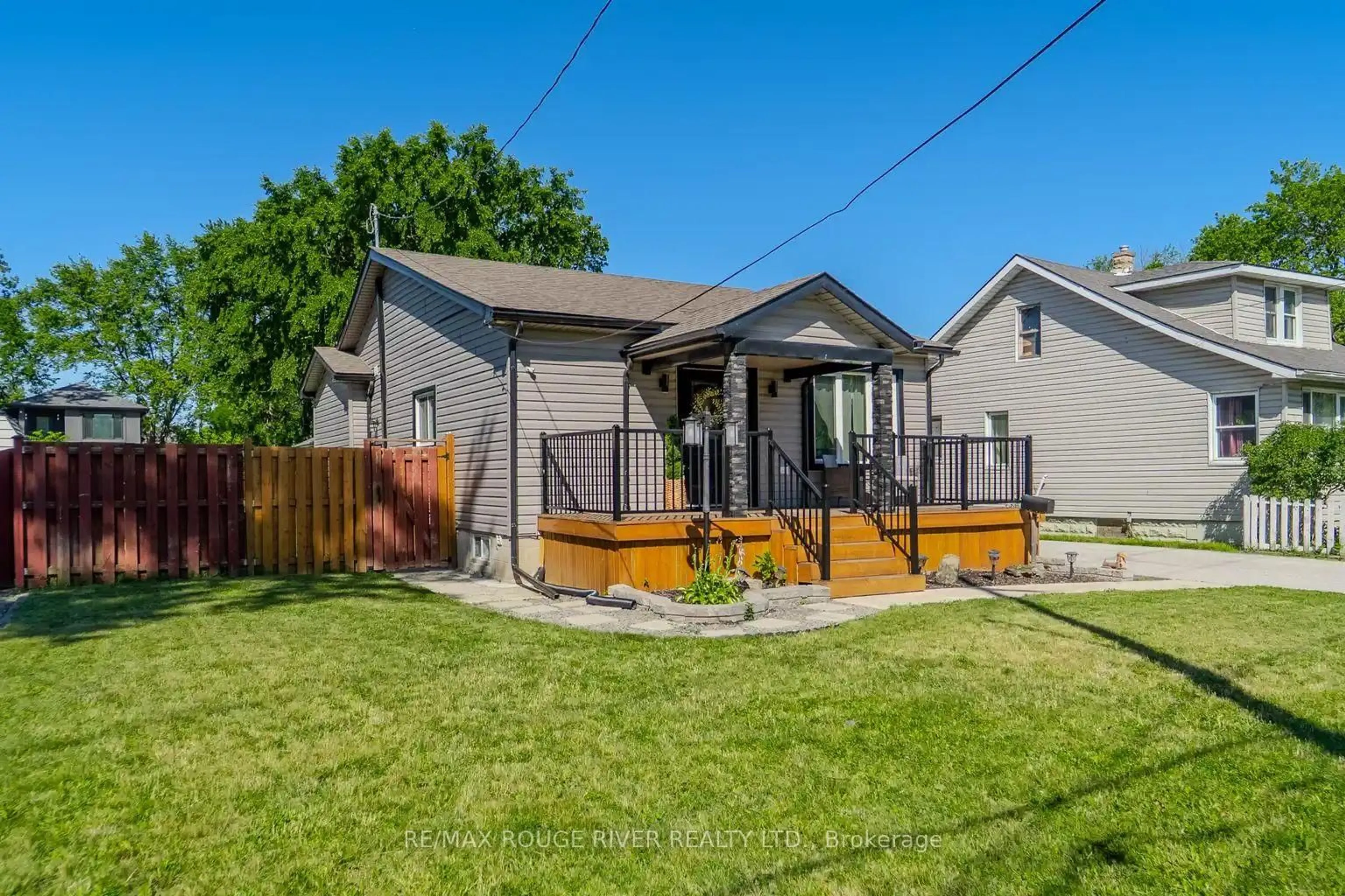 Home with vinyl exterior material, street for 1721 S Cameron Blvd Blvd, Windsor Ontario N9B 3C9