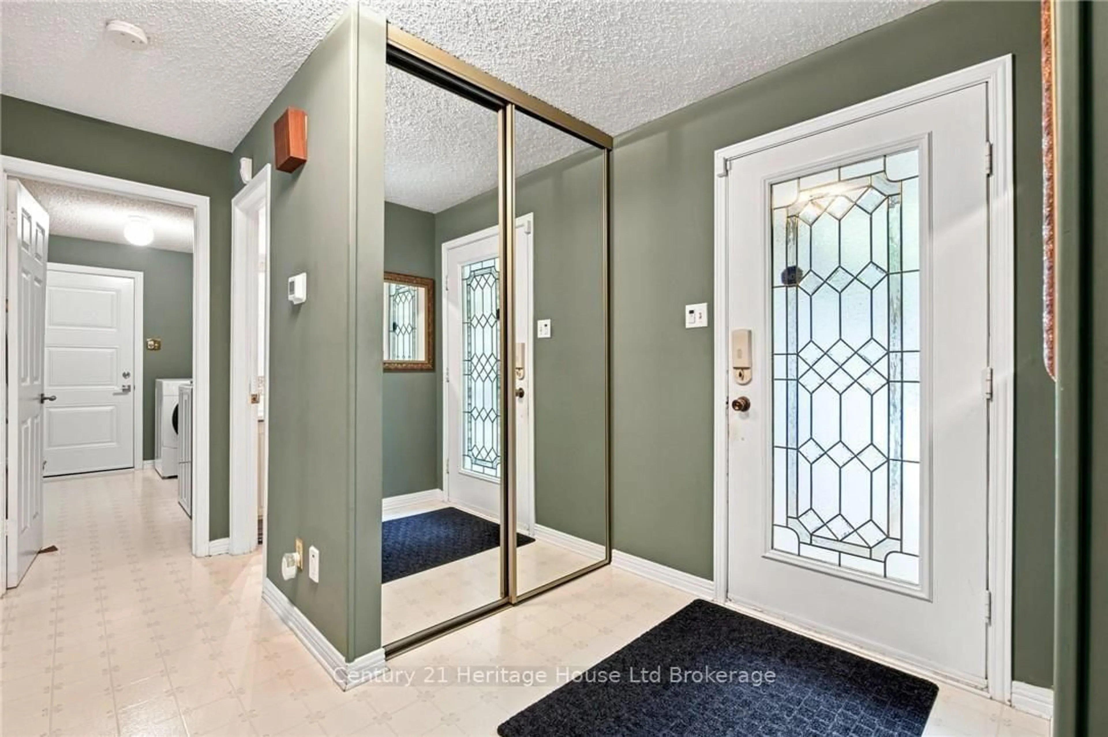 Indoor entryway for 243 Tatlock Crt, Waterloo Ontario N2L 5Y6