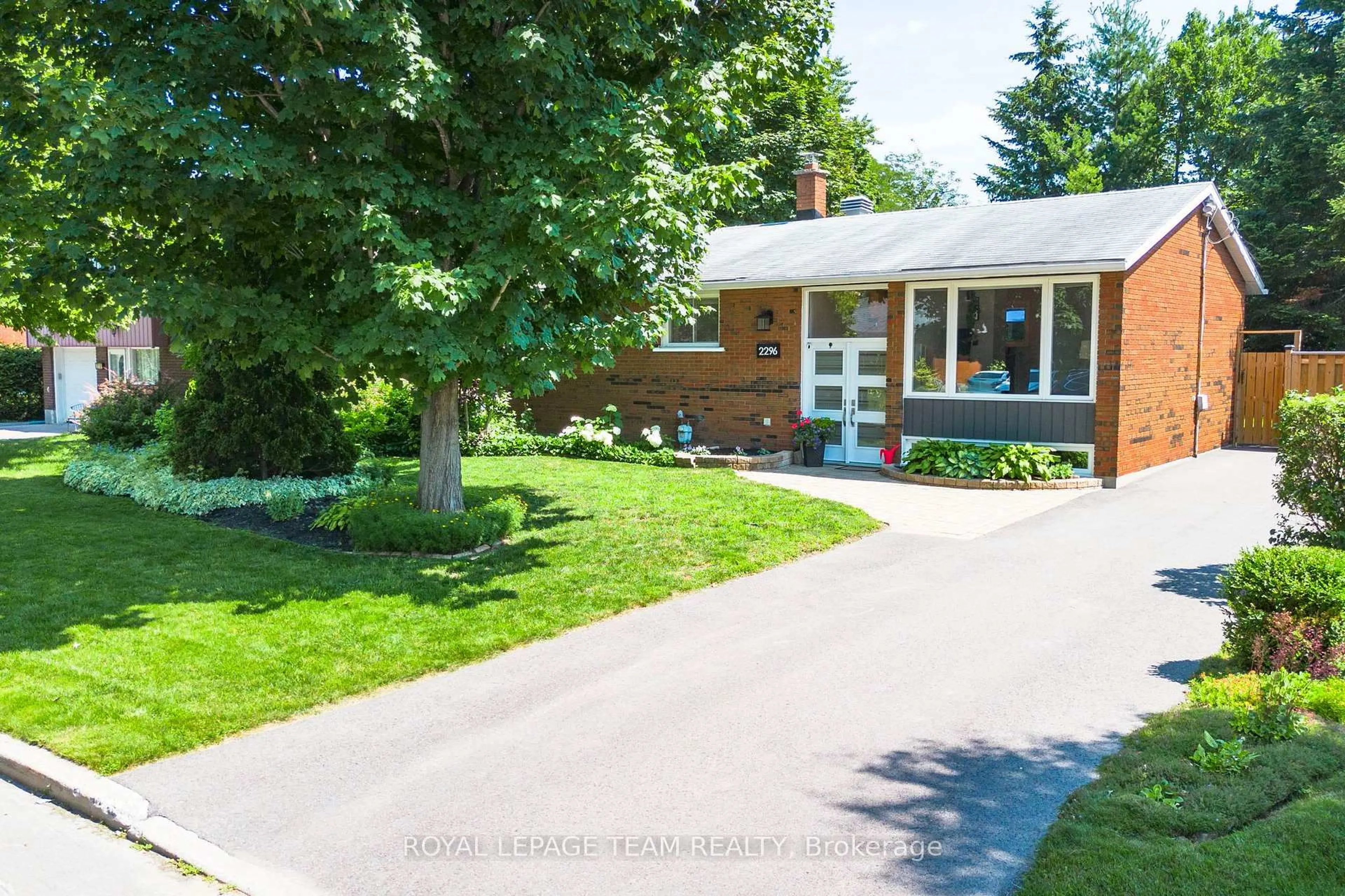 Unknown for 2296 Kay St, Ottawa Ontario K2C 1J7