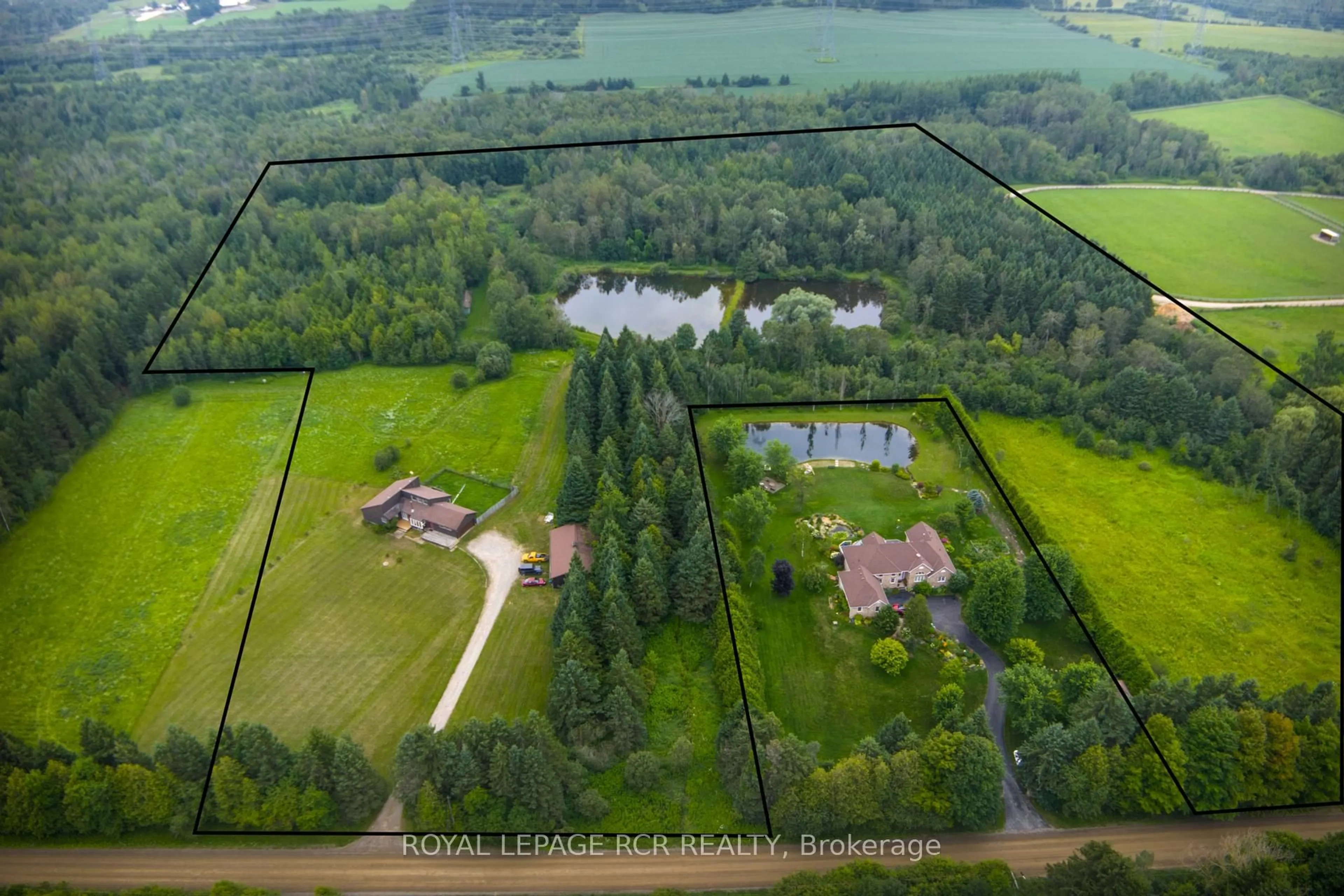 A pic from outside/outdoor area/front of a property/back of a property/a pic from drone, unknown for 6066 4th Line, Erin Ontario L0N 1N0