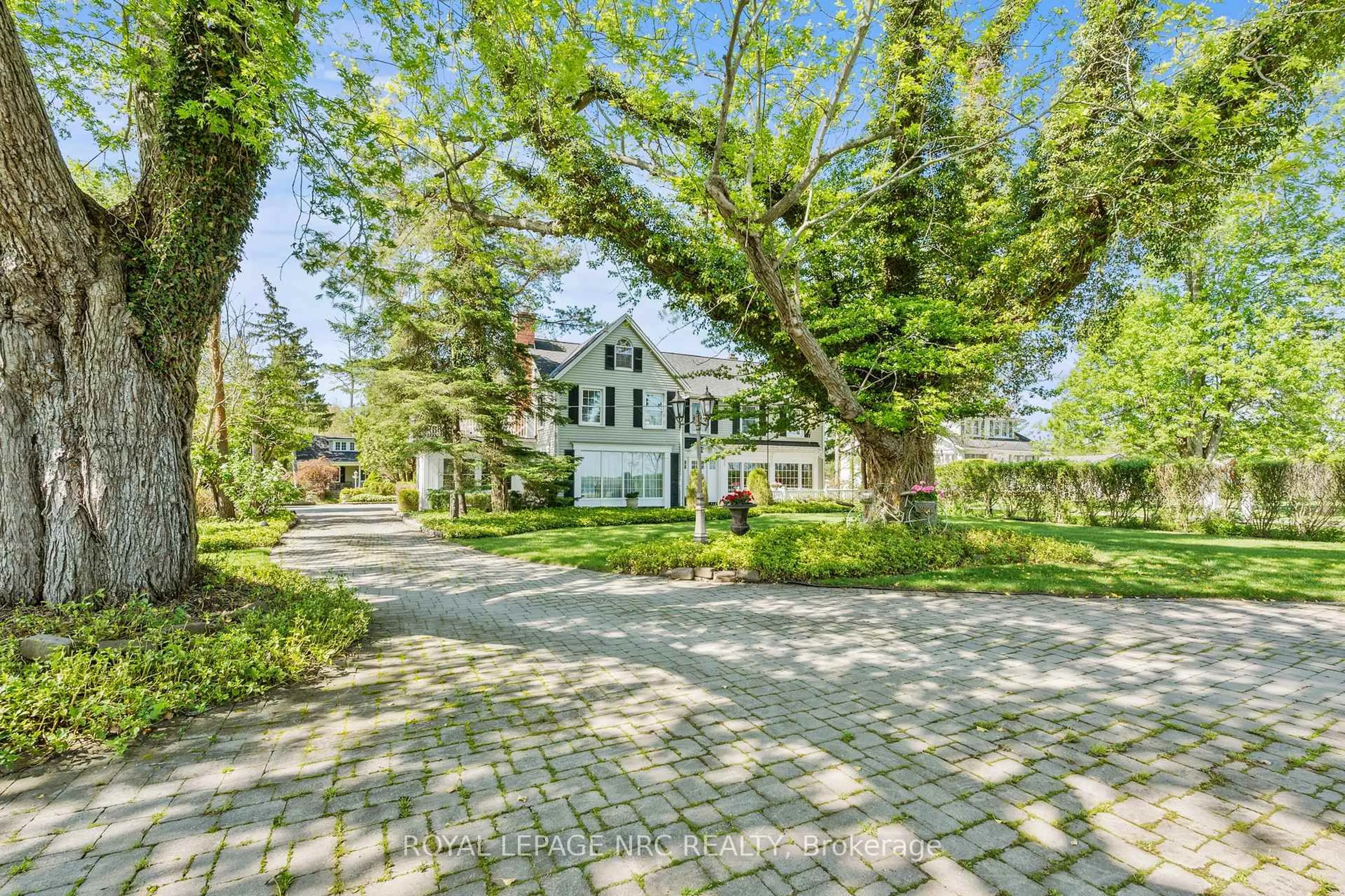 Patio, street for 3689 Niagara Blvd, Fort Erie Ontario L0S 1S0