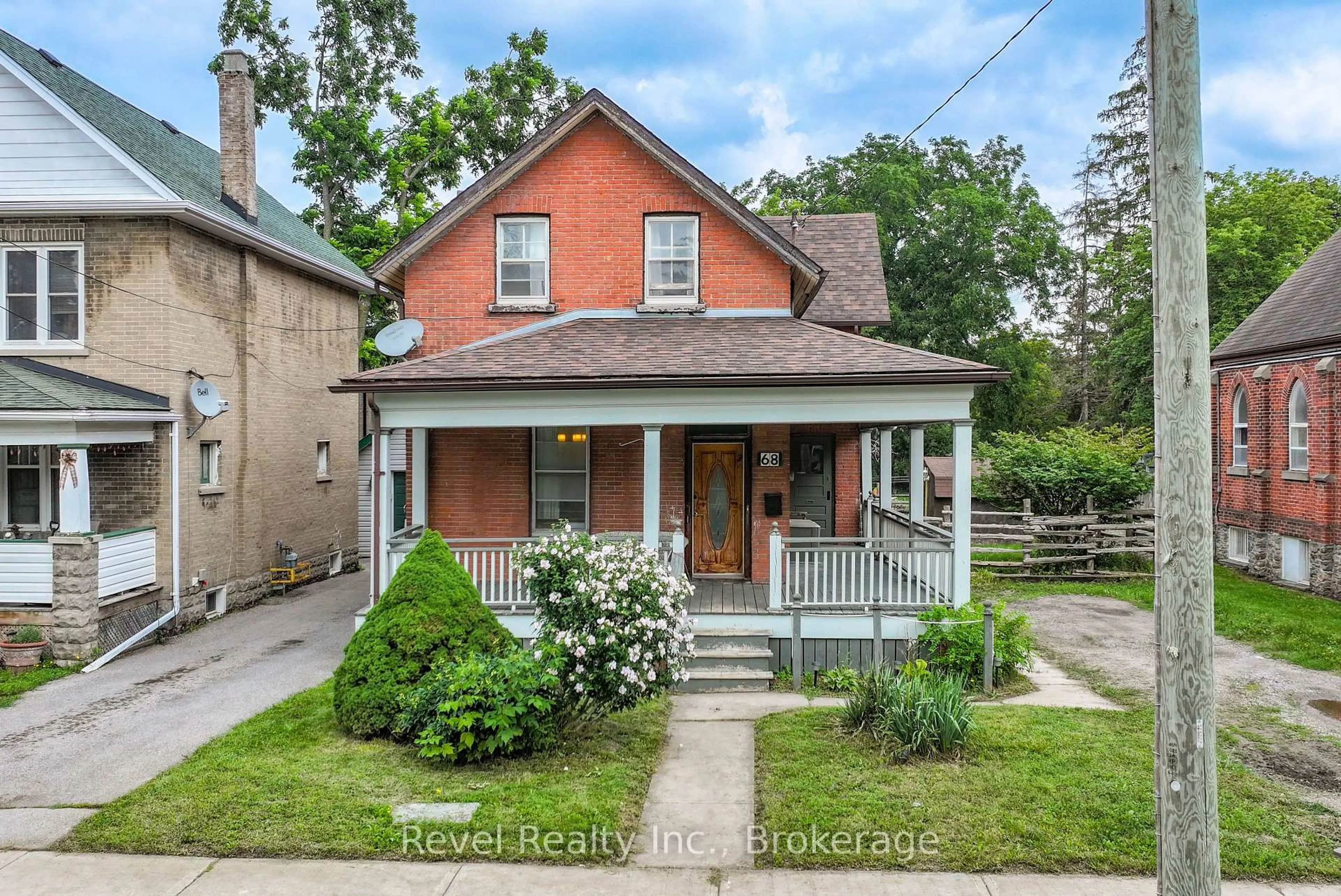 Home with brick exterior material, street for 68 William St, Kawartha Lakes Ontario K9V 3A8