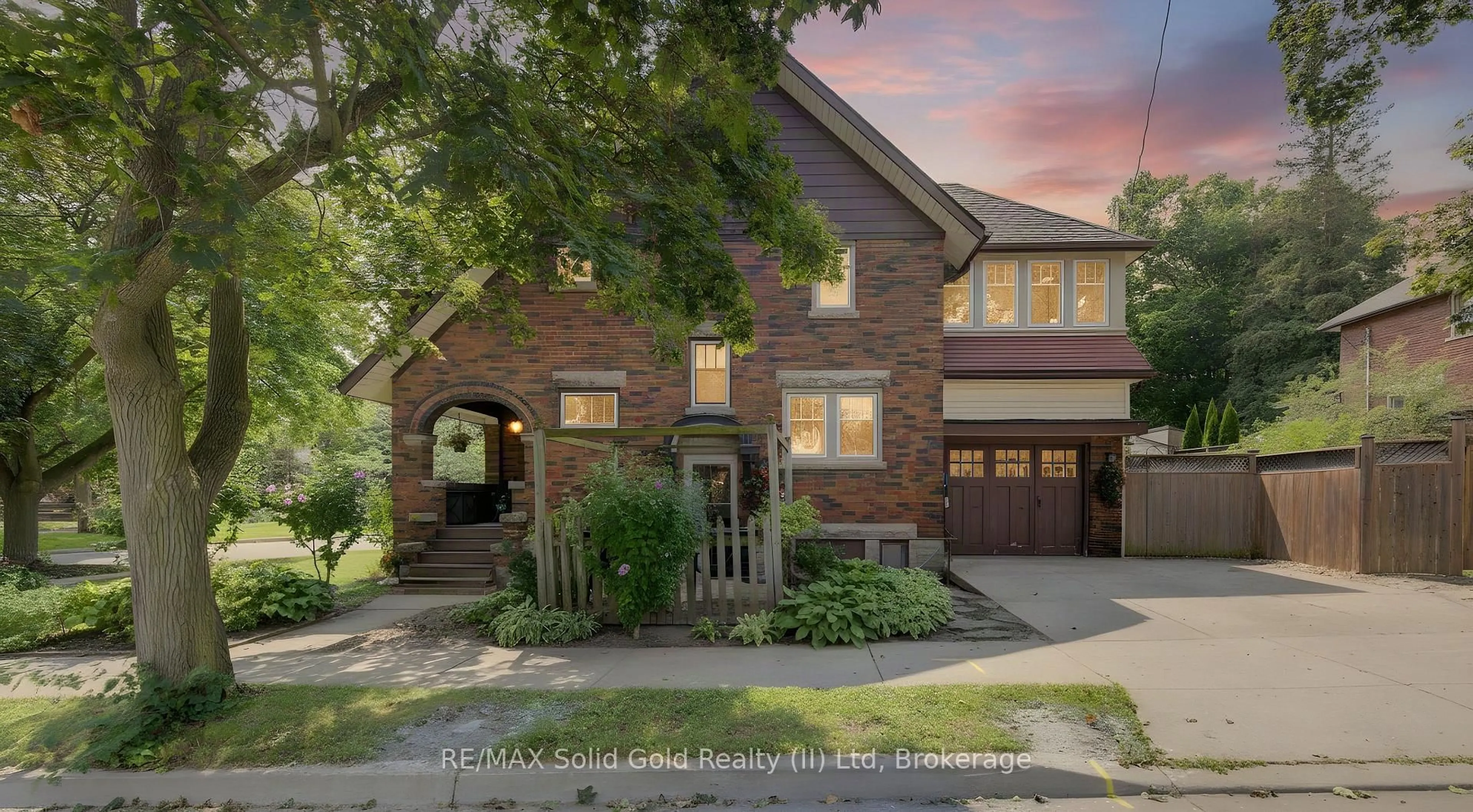 Home with brick exterior material, street for 150 Union Blvd, Kitchener Ontario N2M 2S4