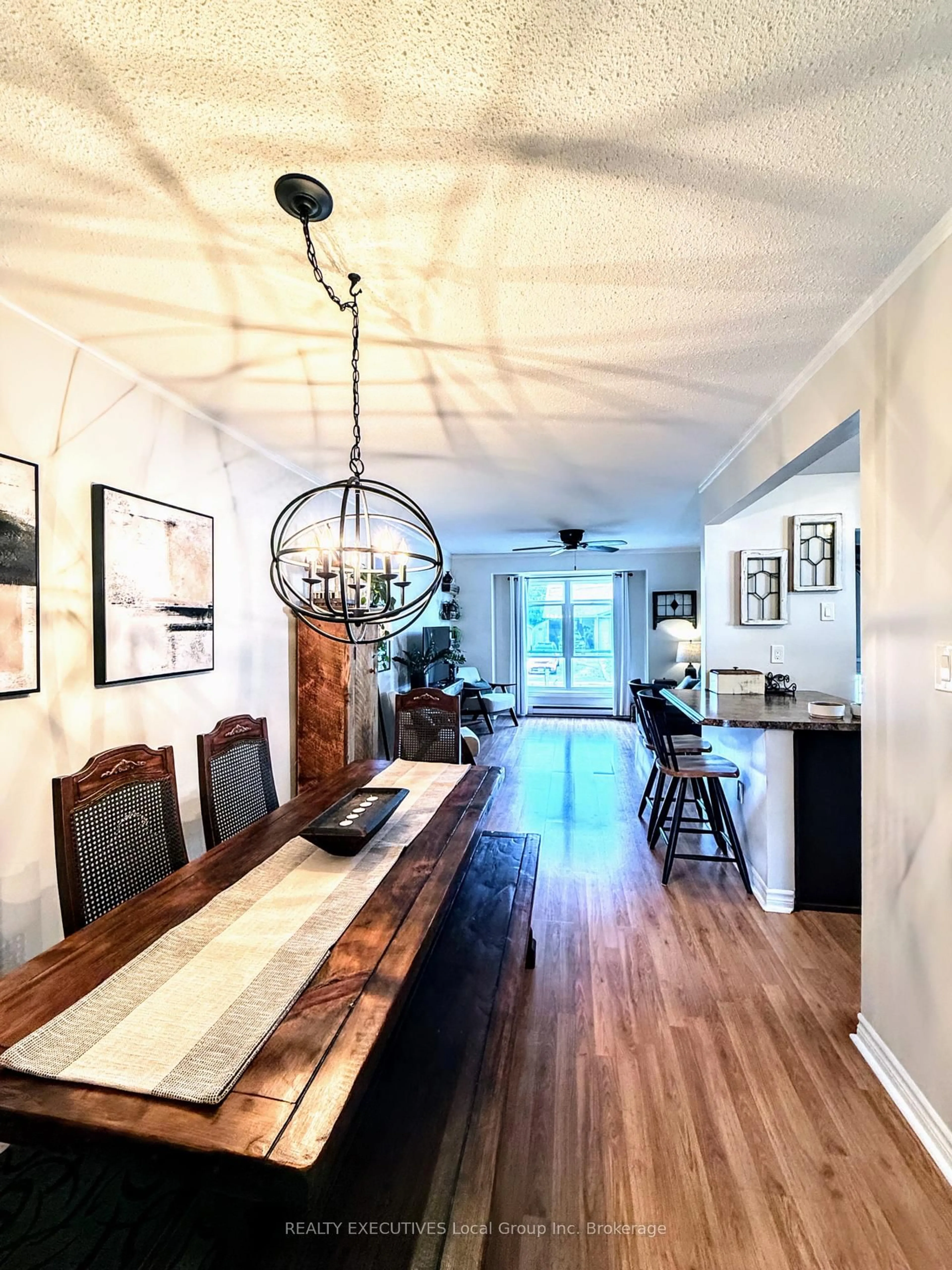 Dining room, wood/laminate floor for 31 McGibbon St, North Bay Ontario P1B 8T5