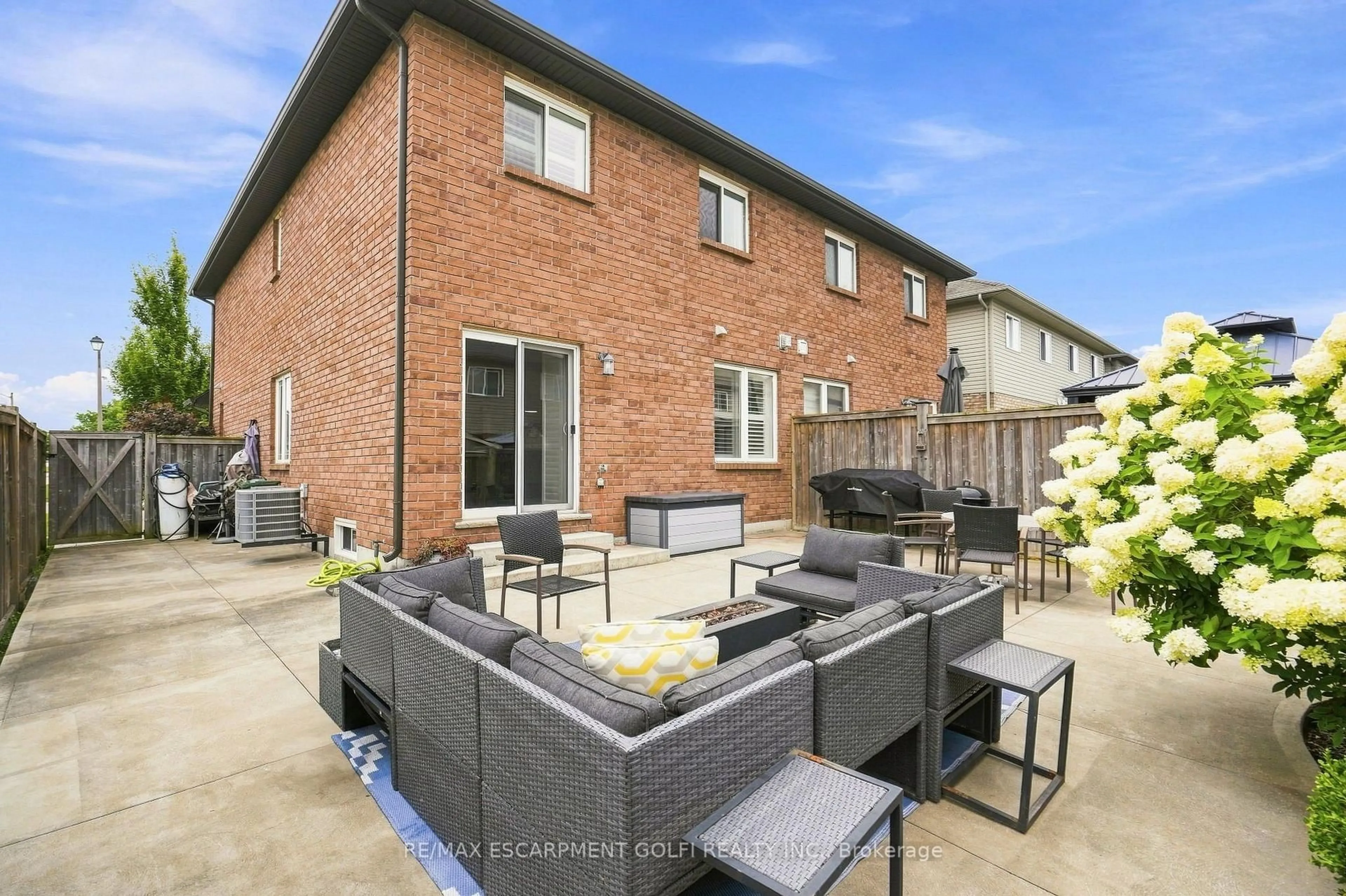 Patio, street for 4 Whitworth Terr, Hamilton Ontario L0R 1P0