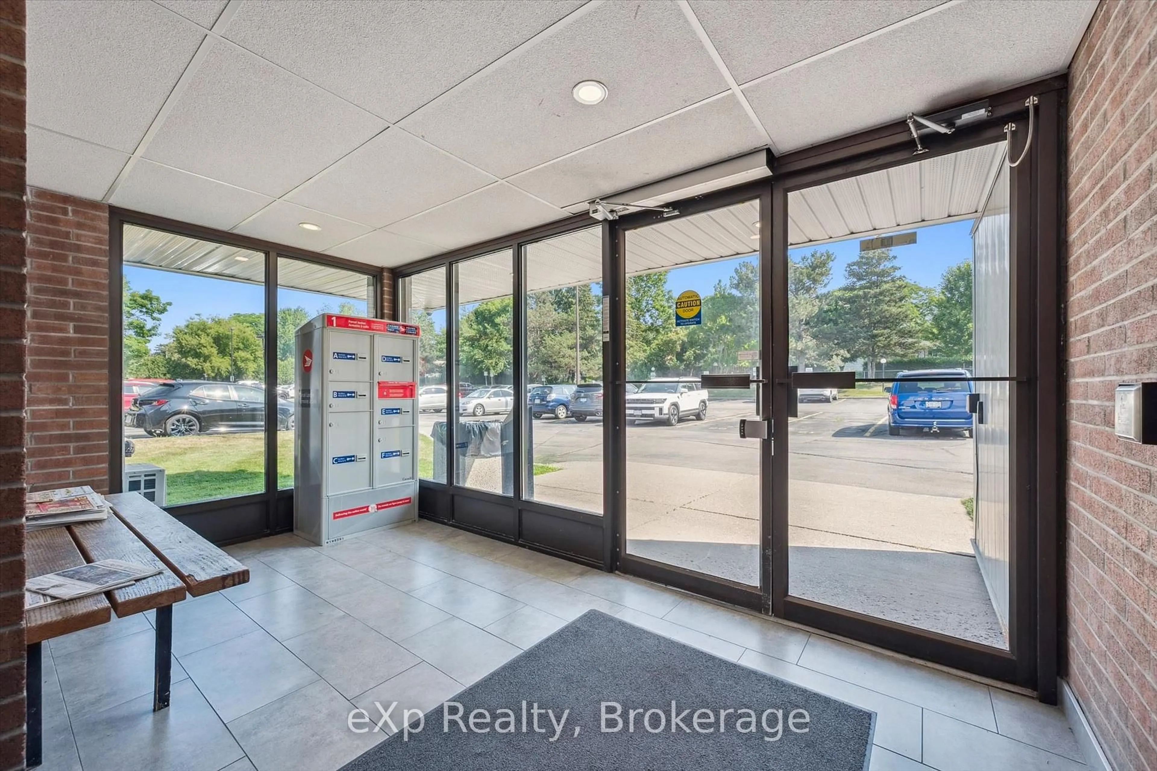 Indoor foyer for 65 Silvercreek Pkwy #404, Guelph Ontario N1H 7R9