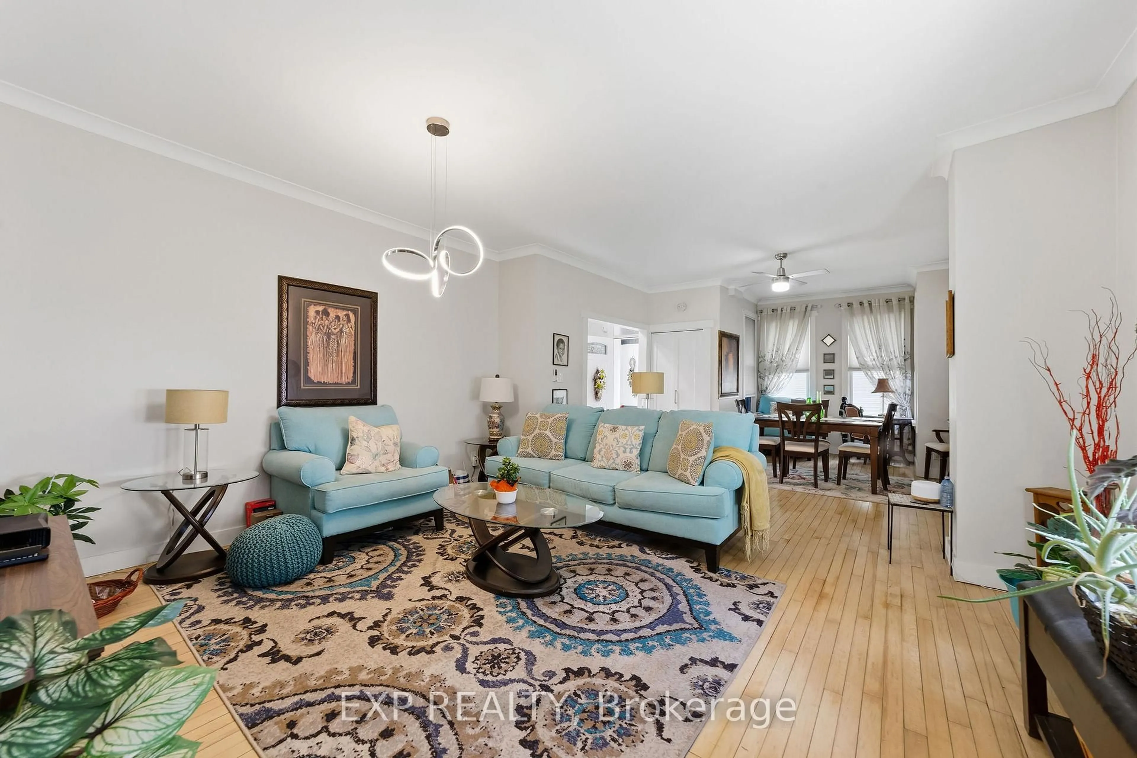 Living room with furniture, unknown for 29 Winniett St, Woodstock Ontario N4S 5Z4