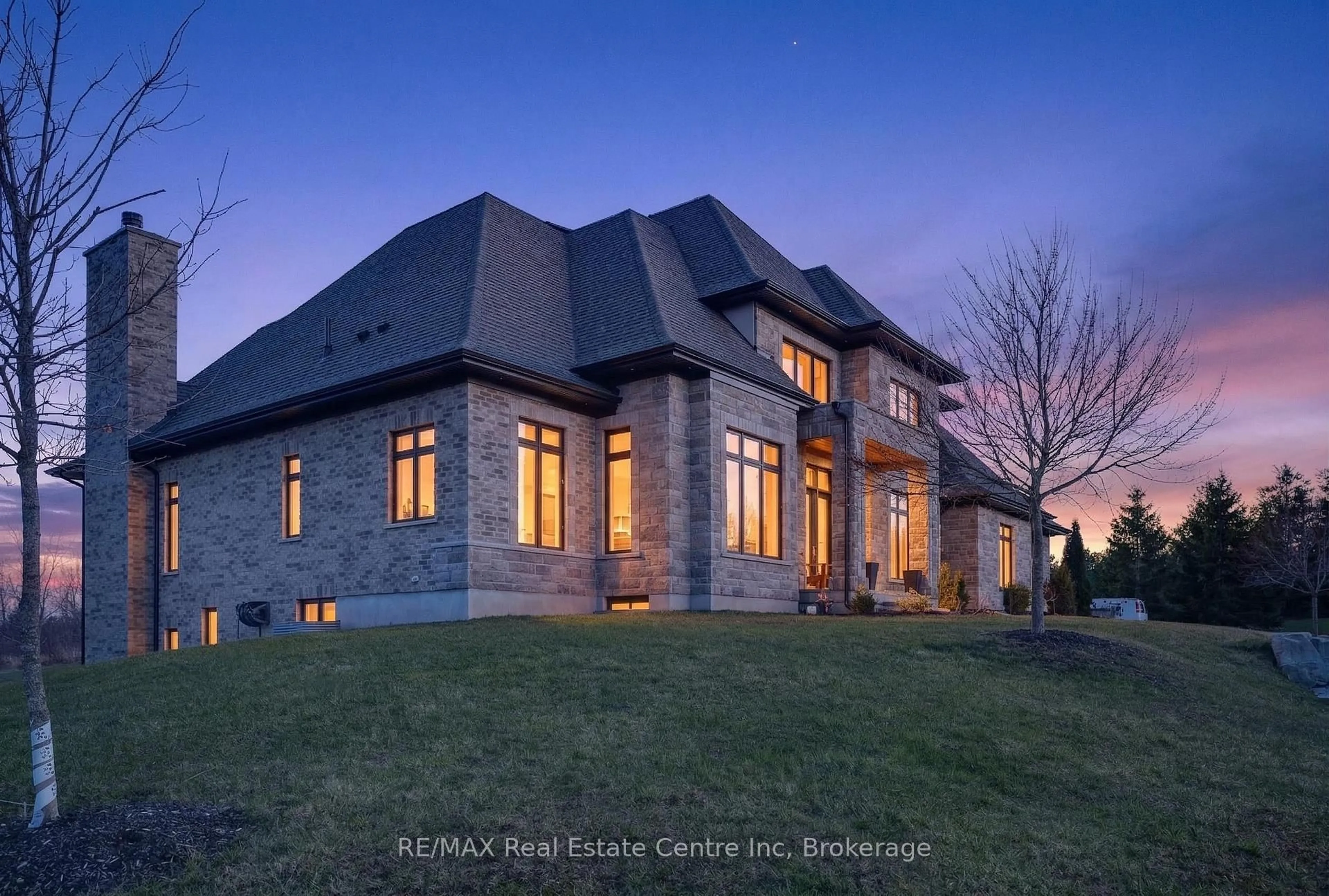 Home with brick exterior material, unknown for 7645 Maltby Rd, Puslinch Ontario N0B 2J0